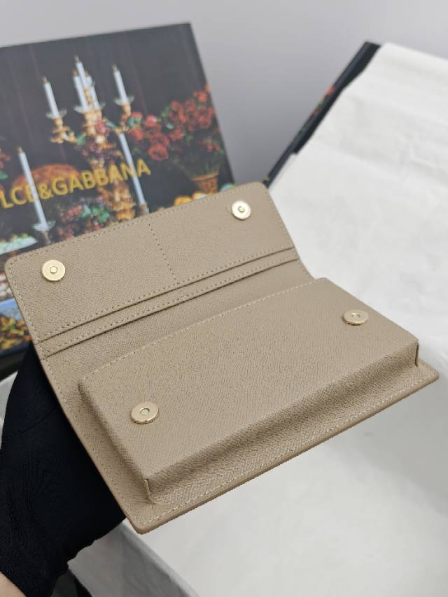 （型号🔍1086#）New💥Dolce & Gabbana 杜嘉班纳进口牛皮😍链条手提斜挎包✨正面翻盖采