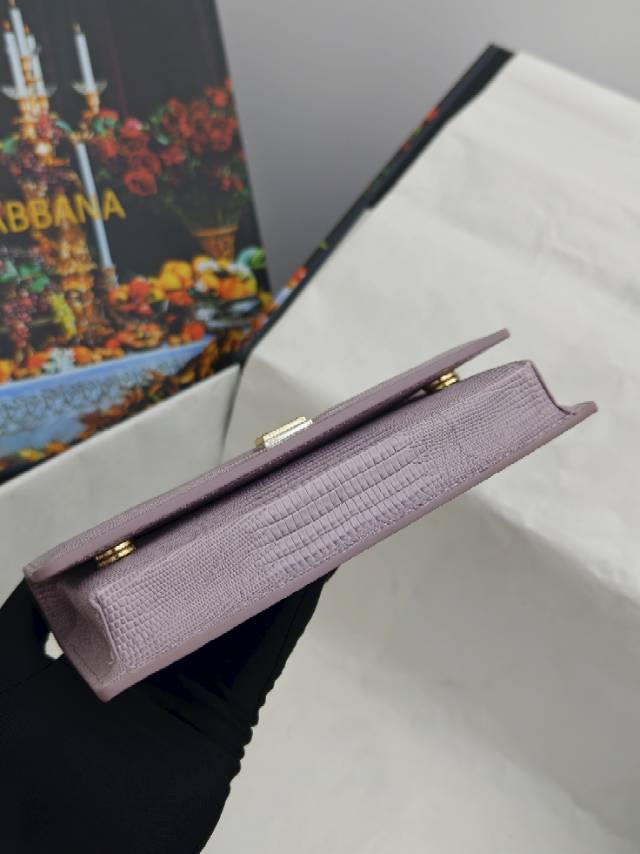 （型号🔍1086#）New💥Dolce & Gabbana 杜嘉班纳进口牛皮😍链条手提斜挎包✨正面翻盖采