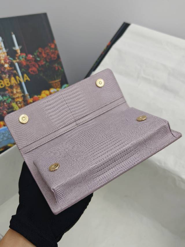 （型号🔍1086#）New💥Dolce & Gabbana 杜嘉班纳进口牛皮😍链条手提斜挎包✨正面翻盖采