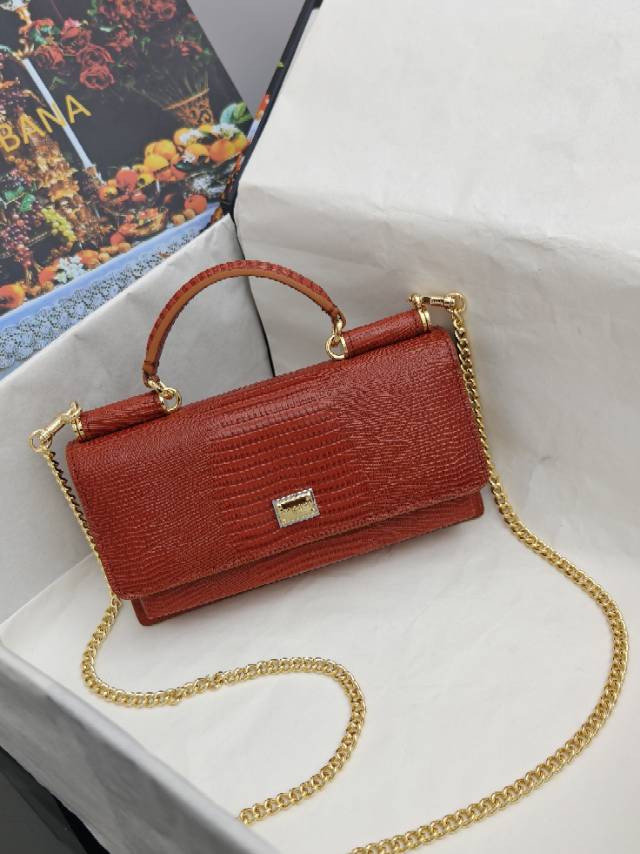 （型号🔍1086#）New💥Dolce & Gabbana 杜嘉班纳进口牛皮😍链条手提斜挎包✨正面翻盖采