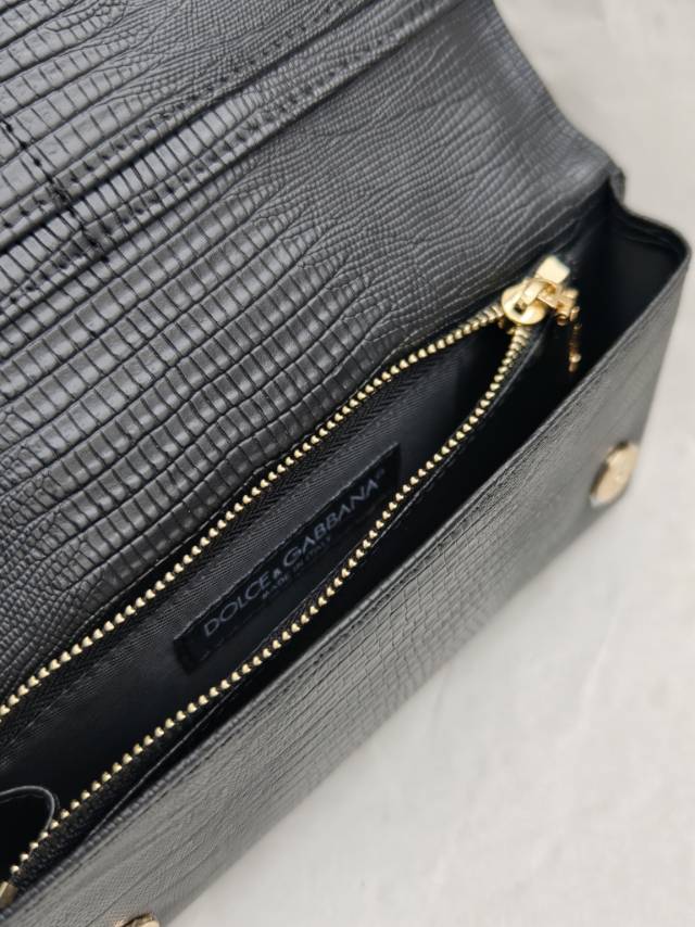 （型号🔍1086#）New💥Dolce & Gabbana 杜嘉班纳进口牛皮😍链条手提斜挎包✨正面翻盖采
