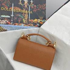 ╭┈┈┈┈┈┈┈┈┈╮【Dolce & Gabbana 杜嘉班纳】进口牛皮╰┈┈┈┈┈┈┈┈┈简单时尚为 ╭┈┈┈┈┈┈┈┈┈╮【Dolce & Gabbana 杜嘉班纳】进口牛皮╰┈┈┈┈┈┈┈┈┈简单时尚为