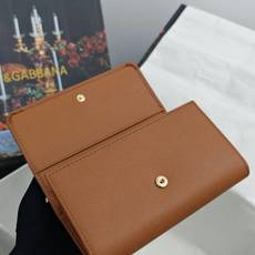 ╭┈┈┈┈┈┈┈┈┈╮【Dolce & Gabbana 杜嘉班纳】进口牛皮╰┈┈┈┈┈┈┈┈┈简单时尚为 ╭┈┈┈┈┈┈┈┈┈╮【Dolce & Gabbana 杜嘉班纳】进口牛皮╰┈┈┈┈┈┈┈┈┈简单时尚为