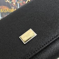 ╭┈┈┈┈┈┈┈┈┈╮ 【Dolce & Gabbana 杜嘉班纳】进口牛皮╰┈┈┈┈┈┈┈┈┈简单时尚 ╭┈┈┈┈┈┈┈┈┈╮ 【Dolce & Gabbana 杜嘉班纳】进口牛皮╰┈┈┈┈┈┈┈┈┈简单时尚