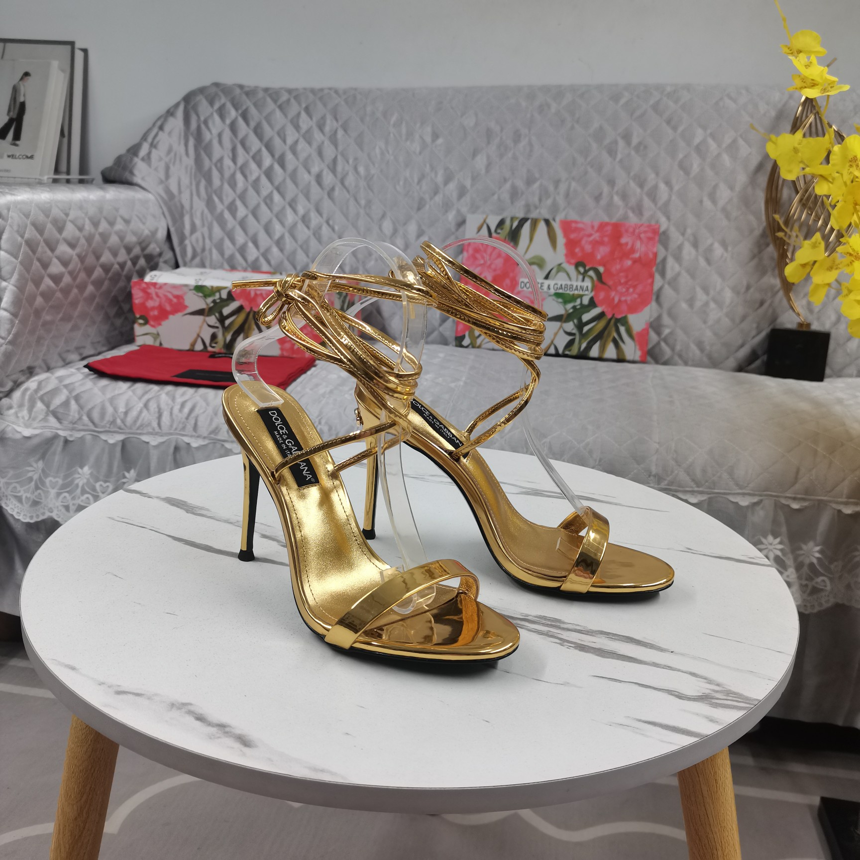 NO:245463,DG·Top High-level Version The official website synchronizes the new rear bag DG buckle decorative strap stiletto sandals AAA grade Italian leather outsole perfect details are handled perfectly, ultimate perfect replica 1 imported cowhide/metal patent leather 2 imported sheepskin 3 soles AAA grade genuine leather outsole 4 heel height 11cm 5Clour⑦ color entry 6Size34-43 (34 41 42 43 custom made no return), sandals, christian louboutin, Dolce & Gabbana, sandals, cowhide, sheepskin, Leather soles19860909DG·顶级高版本 官网同步新款后包DG饰扣装饰绑带细高跟凉鞋 AAA级意大利真皮大底 细节处理完美 极致完美复刻 1鞋面进口牛皮/金属漆皮 2垫脚进口羊皮 3鞋底AAA级真皮大底 4跟高11cm 5Clour⑦色入 6Size34-43（34 41 42 43订做不退换）,凉鞋,christian louboutin,Dolce&Gabbana,sandals,cowhide,sheepskin,Leather soles,Women's Shoes