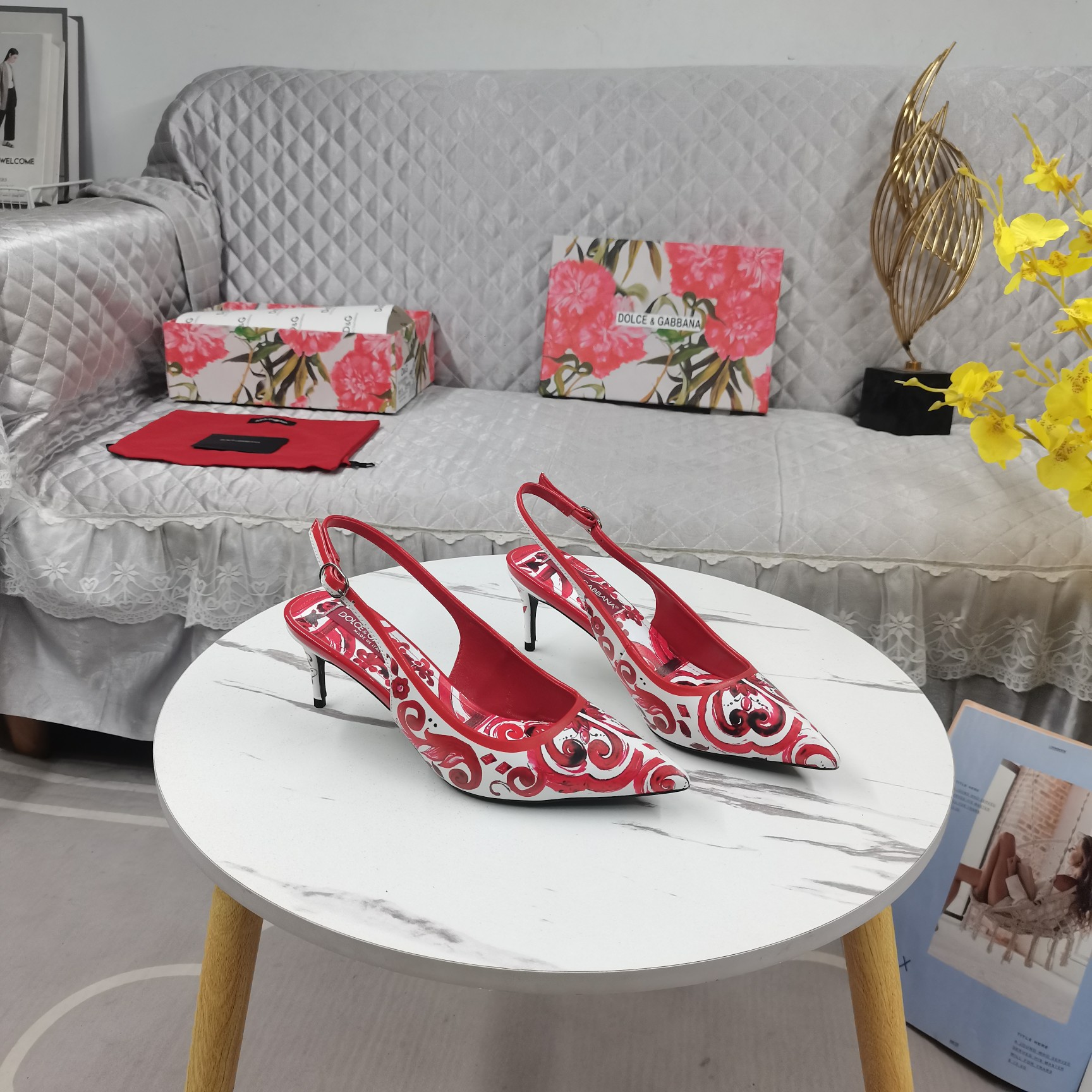 NO:231522,New - DG top high-end version The official website synchronizes the new 3D printing mid-heel sandals, adopting 3D printing technology YB leather outsole 1 upper/foot pad cowhide 3D printing (fine texture) 2 soles YB leather outsole 3 heel height 6.5cm 4Clour blue red yellow 5Size34-43 (34 41 42 43 custom made no return), sandals, christian louboutin, Dolce & Gabbana, sandals, cowhide, Leather soles19860909上新—DG顶级高版本 官网同步新款3D打印中跟凉鞋 采用3D打印技术 YB真皮大底 1鞋面/垫脚牛皮3D打印（质感细腻） 2鞋底YB真皮大底 3跟高6.5cm 4Clour蓝色 红色 黄色 5Size34-43（34 41 42 43订做不退换）,凉鞋,christian louboutin,Dolce&Gabbana,sandals,cowhide,Leather soles,Women's Shoes