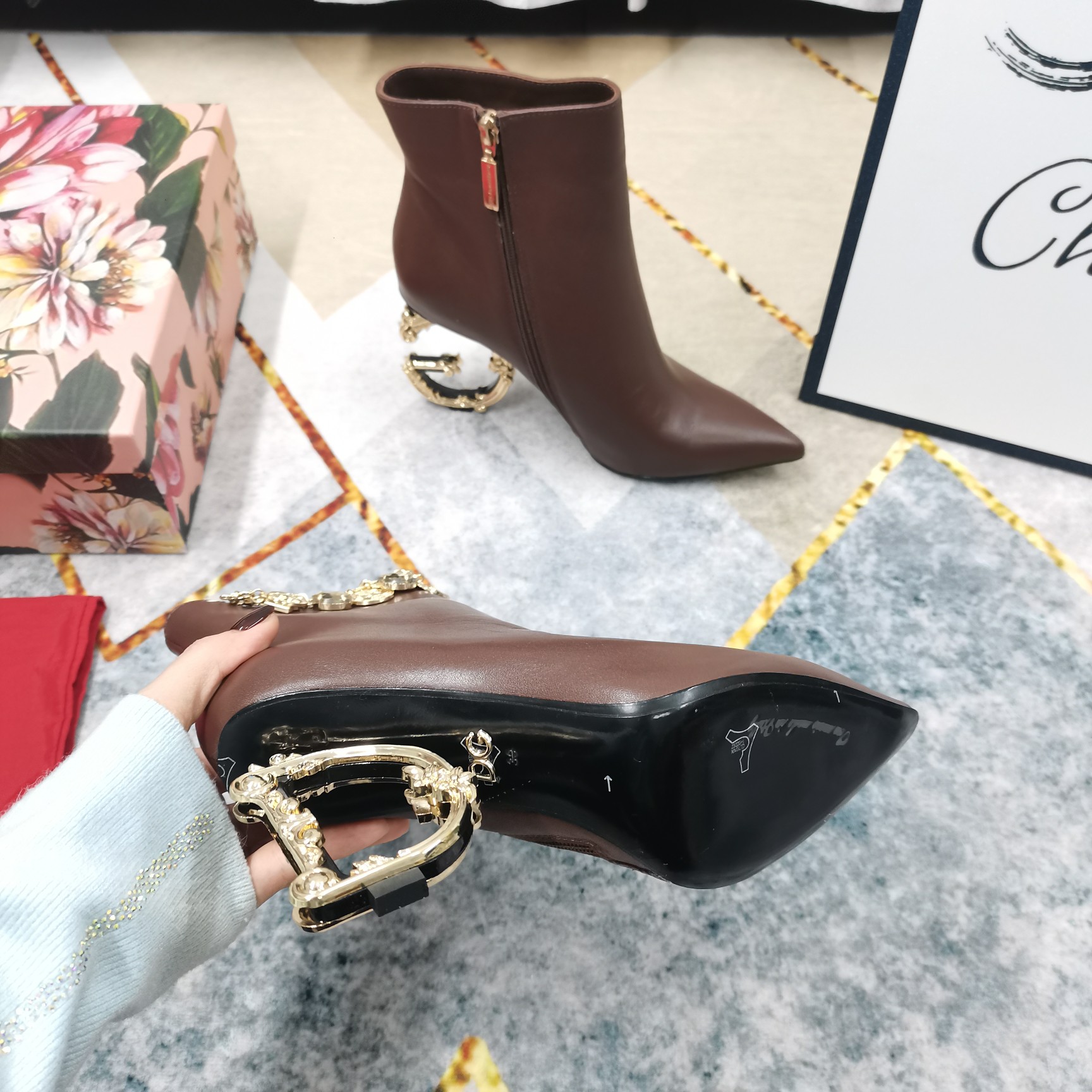 High-End DG Logo Short Boots with Perfect Details and Premium Materials - 图片 9