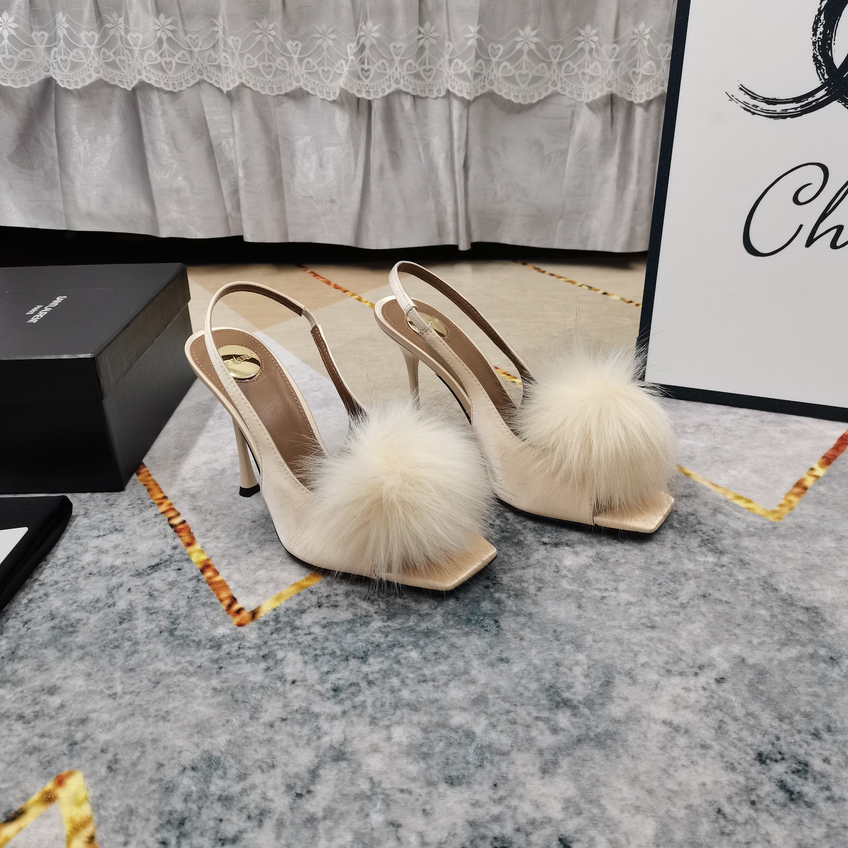 NO:234234,New-YSL·New Sandals shipped, perfect details, footbed sheepskin (fine texture) Italian black leather outsole, ultimate perfect replica 1 imported silk upper 2 footbed sheepskin 3 soles YB black leather outsole 4Size35-41 (41 customized, non-return and exchange) 5Clour black apricot color, high heels, christian louboutin, saint laurent, sandals, high heels, sheepskin, real silk, Leather soles19860909上新—YSL·新款凉鞋出货 细节处理完美 垫脚羊皮（质感细腻） 意大利黑色真皮大底 极致完美复刻 1鞋面进口真丝 2垫脚羊皮 3鞋底YB黑色真皮大底 4Size35-41（41订做不退换） 5Clour黑色 杏色,高跟鞋,christian louboutin,saint laurent,sandals,high heels,sheepskin,real silk,Leather soles,Women's Shoes