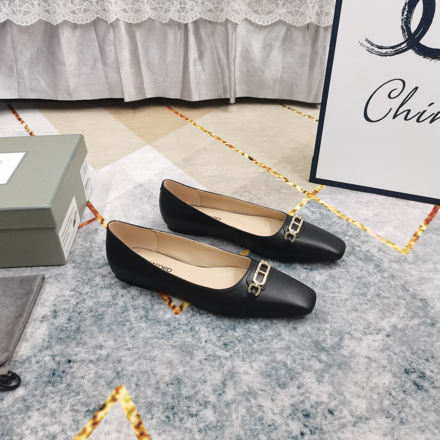 2025 New Metal Button Shoes by TOM FORD: Perfect Italian Craftsmanship