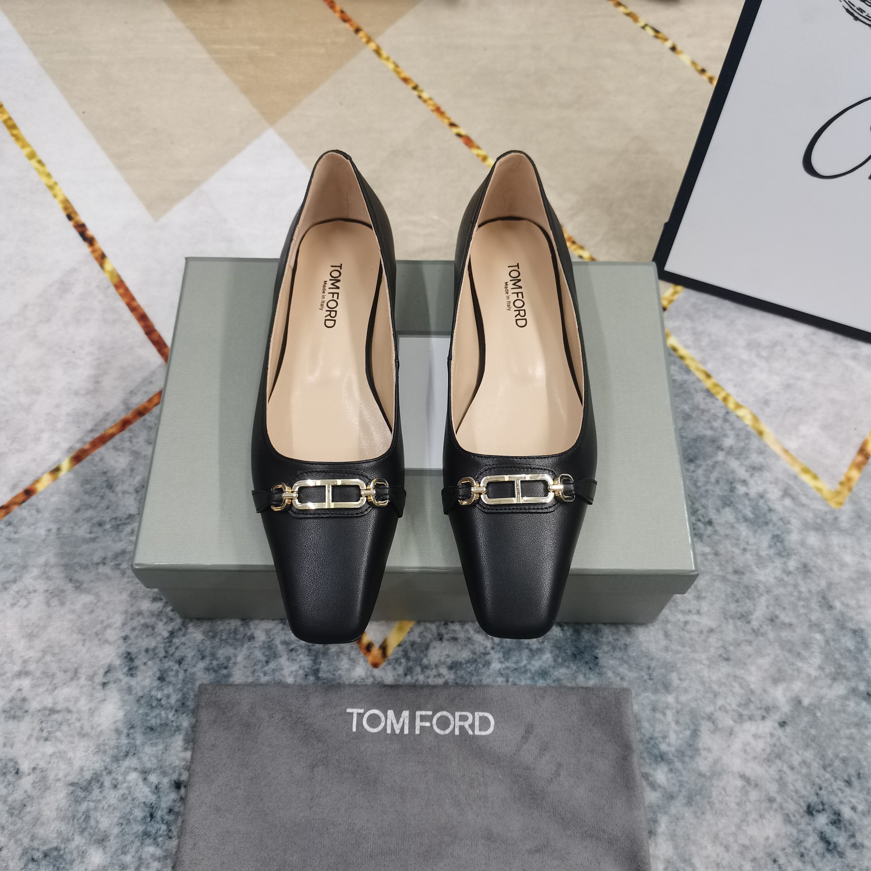 2025 New Metal Button Shoes by TOM FORD: Perfect Italian Craftsmanship - 图片 4
