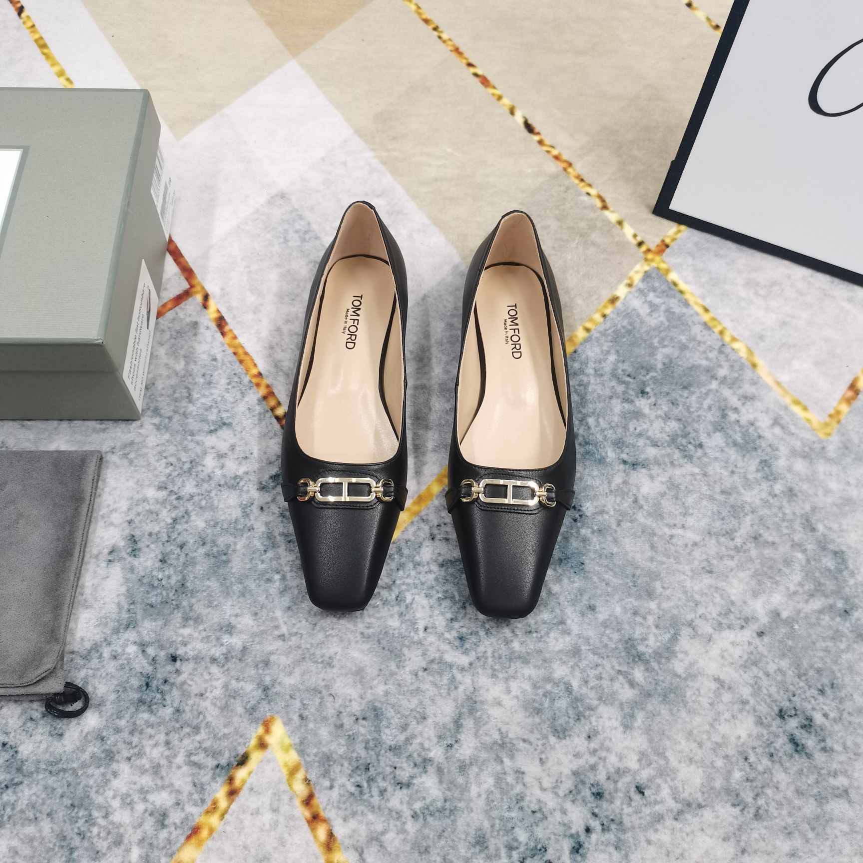 2025 New Metal Button Shoes by TOM FORD: Perfect Italian Craftsmanship - 图片 2