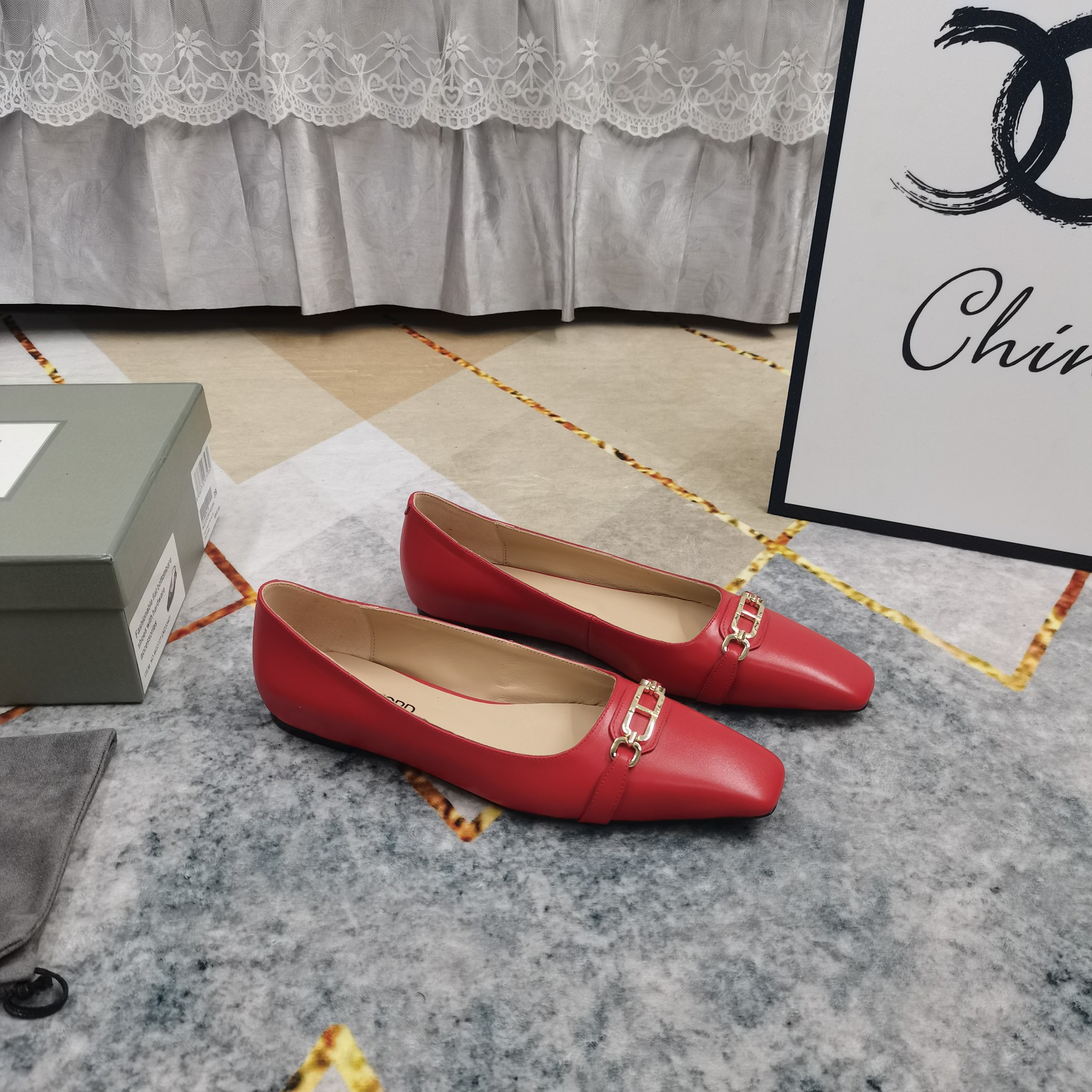 New TOM FORD Metal Button Shoes with Sheepskin Details and Italian Craftsmanship