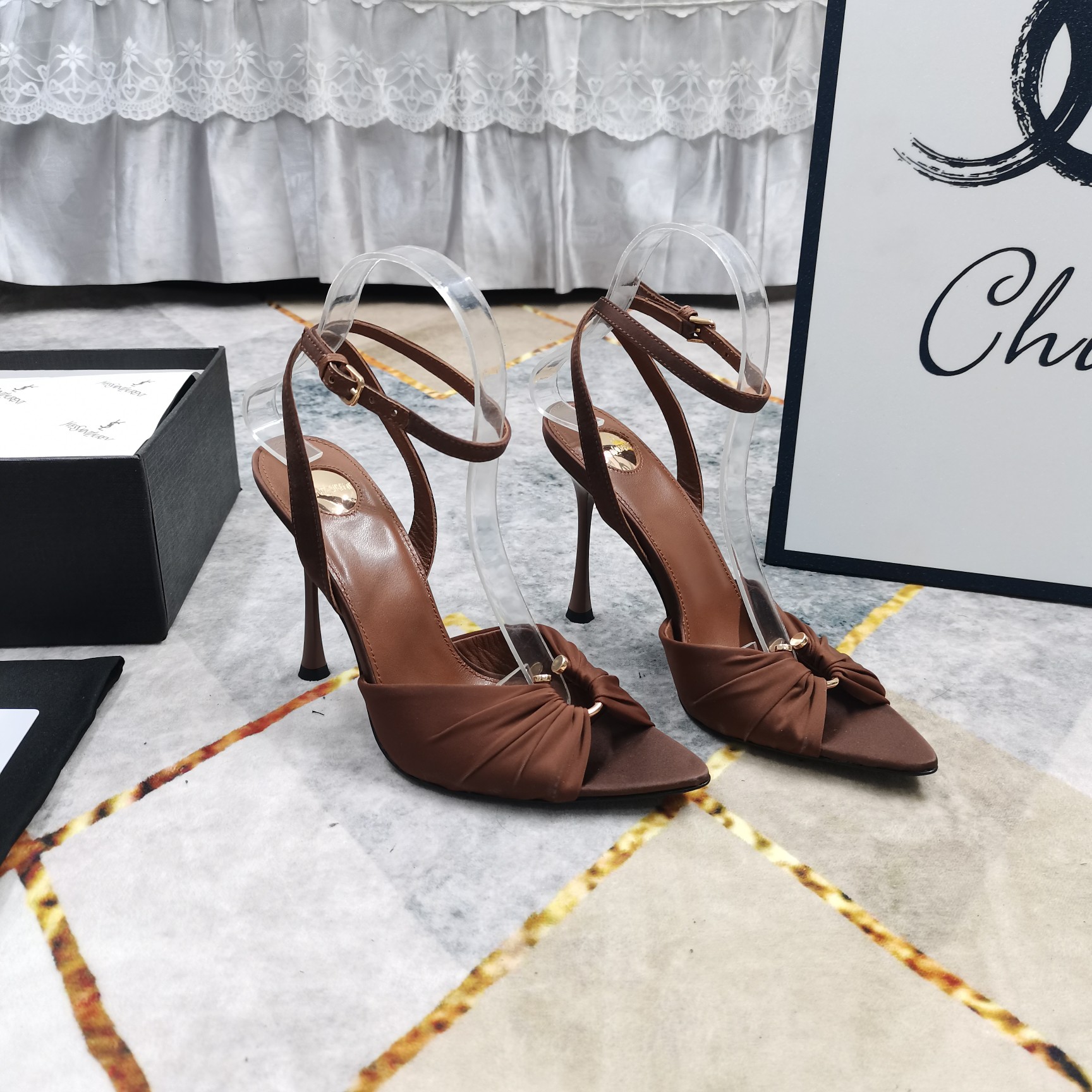 NO:233173,New - YSL·Top High-level Version 2025 Official Website Synchronized New High-heeled Fish-mouth Sandals Details Perfect Fitting Sheepskin (fine texture) AAA Grade Italian Black Leather Outsole Extremely Perfect Replica 1 Upper YB Consistent Fabric 2 Foot-up Imported Sheepskin 3 Soles AAA Grade Black Leather Outsole 4Size34-43 (34 41 42 43 Customized No Return) 5 Heels Height 10.5cm 6Clour⑤ Color Insert, High Heels, christian louboutin, saint laurent, sandals, high heels, sheepskin, Leather Soles19860909上新—YSL·顶级高版本 2025官网同步新款高跟鱼嘴凉鞋 细节处理完美 垫脚羊皮（质感细腻） AAA级意大利黑色真皮大底 极致完美复刻 1鞋面YB一致面料 2垫脚进口羊皮 3鞋底AAA级黑色真皮大底 4Size34-43（34 41 42 43订做不退换） 5跟高10.5cm 6Clour⑤色入,高跟鞋,christian louboutin,saint laurent,sandals,high heels,sheepskin,Leather soles,Women's Shoes