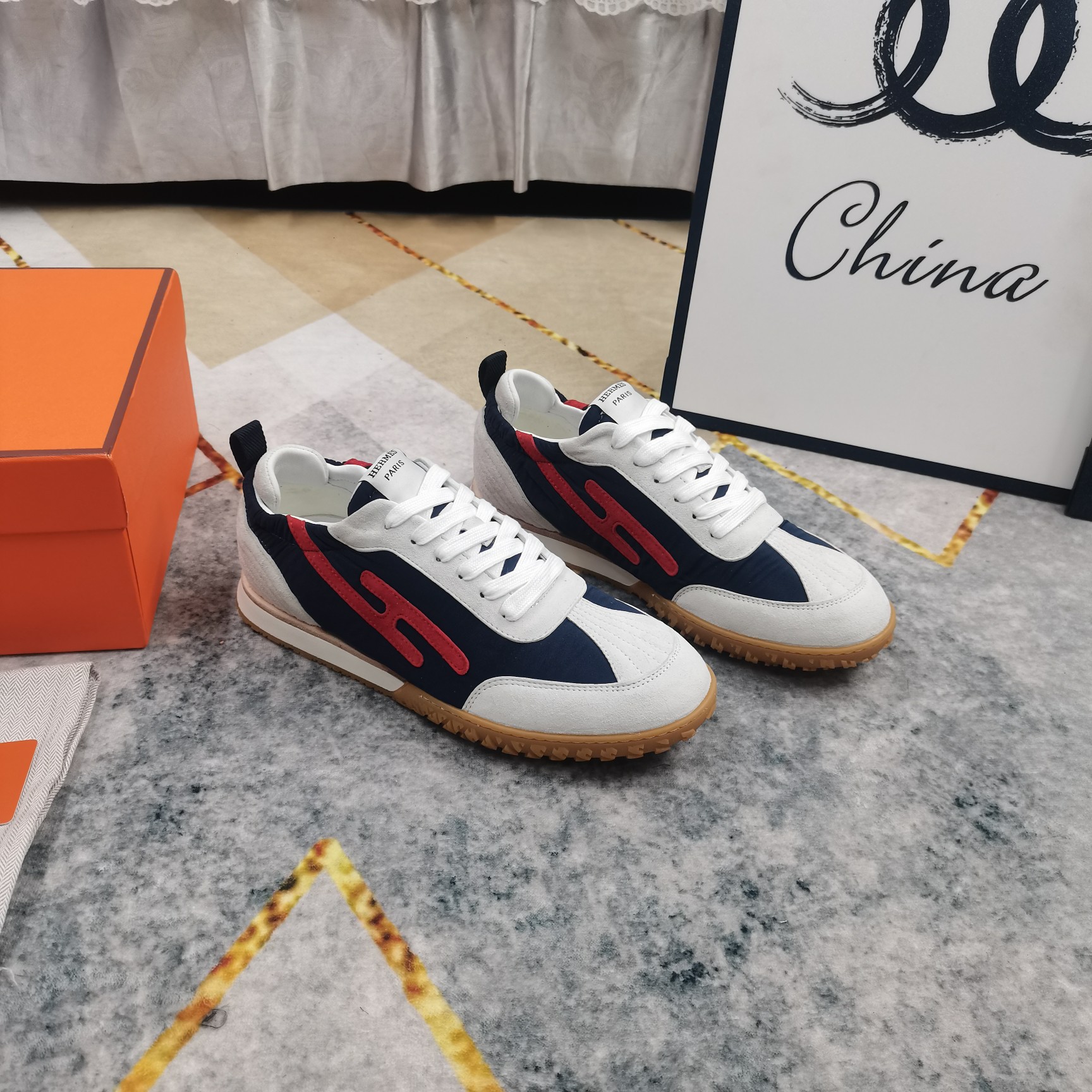 NO:259390,Women and men HERMES·New color-blocking low-top casual shoes are available for new fabric imported yarn cloth splicing Yangjing Size women 35-41 (41 customized) men 39-44 (45 customized), casual shoes/sports shoes, hermes, sneakers, sheep19860909女男 HERMES·新款拼色低帮休闲鞋上新 面料进口纱丁布拼接羊京 Size女35-41（41订做）男39-44（45订做）,休闲鞋/运动鞋,hermes,sneakers,sheep,Women's Shoes