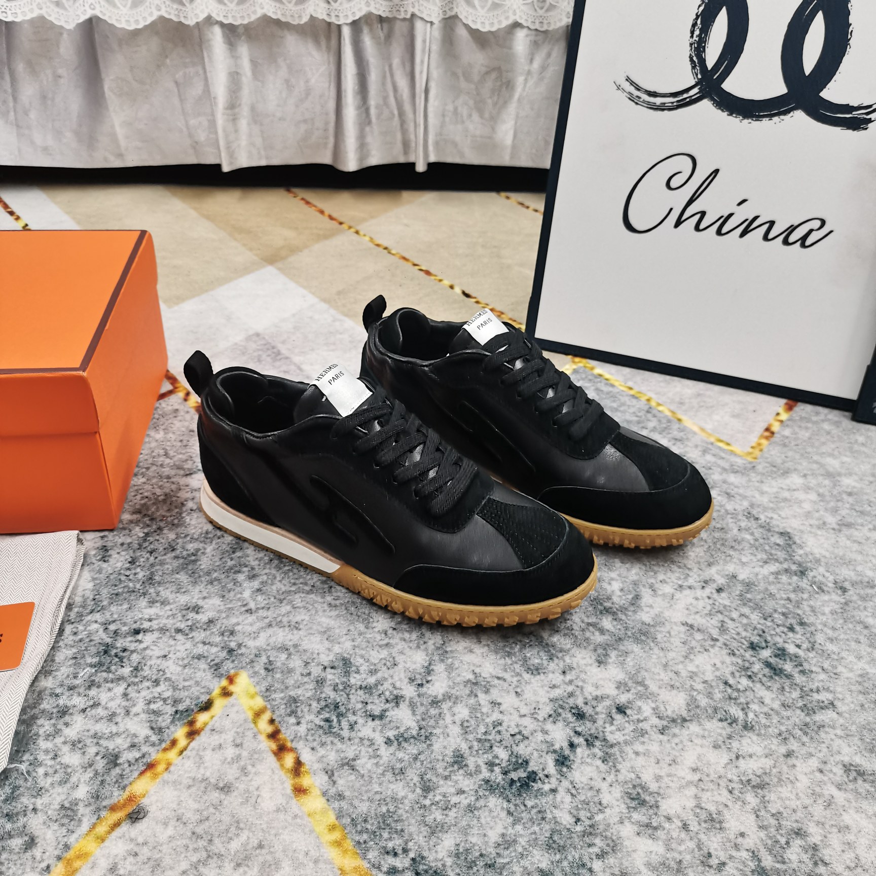 NO:259392,Women and men HERMES·New color-blocking low-top casual shoes are available for new fabric imported cowhide splicing Yangjing Size women 35-41 (41 customized) men 39-44 (45 customized), casual shoes/sports shoes, hermes, sneakers, cowhide, sheep19860909女男 HERMES·新款拼色低帮休闲鞋上新 面料进口牛皮拼接羊京 Size女35-41（41订做）男39-44（45订做）,休闲鞋/运动鞋,hermes,sneakers,cowhide,sheep,Women's Shoes