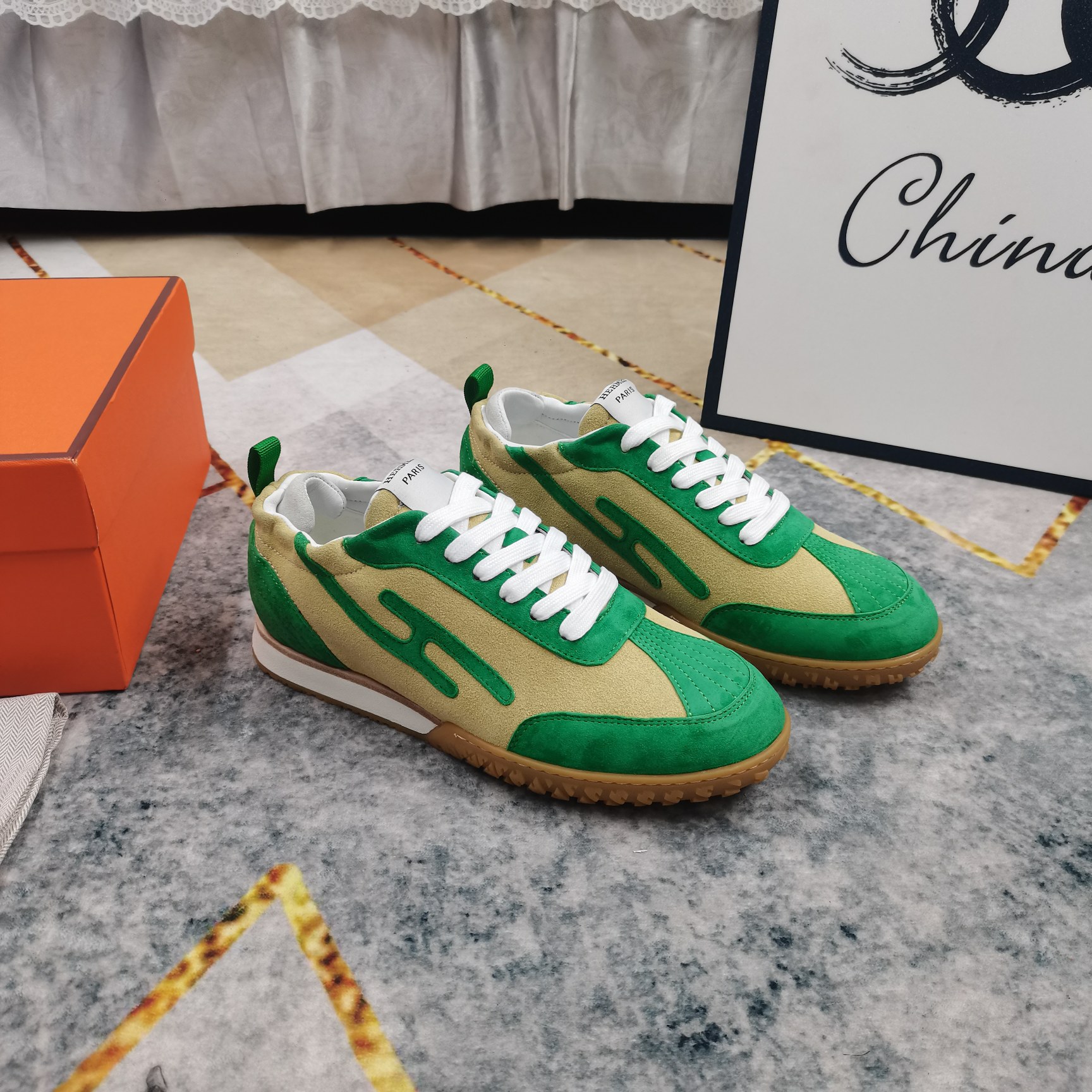 NO:259394,Women and men HERMES·New color-blocking low-top casual shoes are available for new fabric imported Yangjing Size women 35-41 (41 customized) men 39-44 (45 customized), casual shoes/sports shoes, hermes, sneakers, sheep19860909女男 HERMES·新款拼色低帮休闲鞋上新 面料进口羊京 Size女35-41（41订做）男39-44（45订做）,休闲鞋/运动鞋,hermes,sneakers,sheep,Women's Shoes