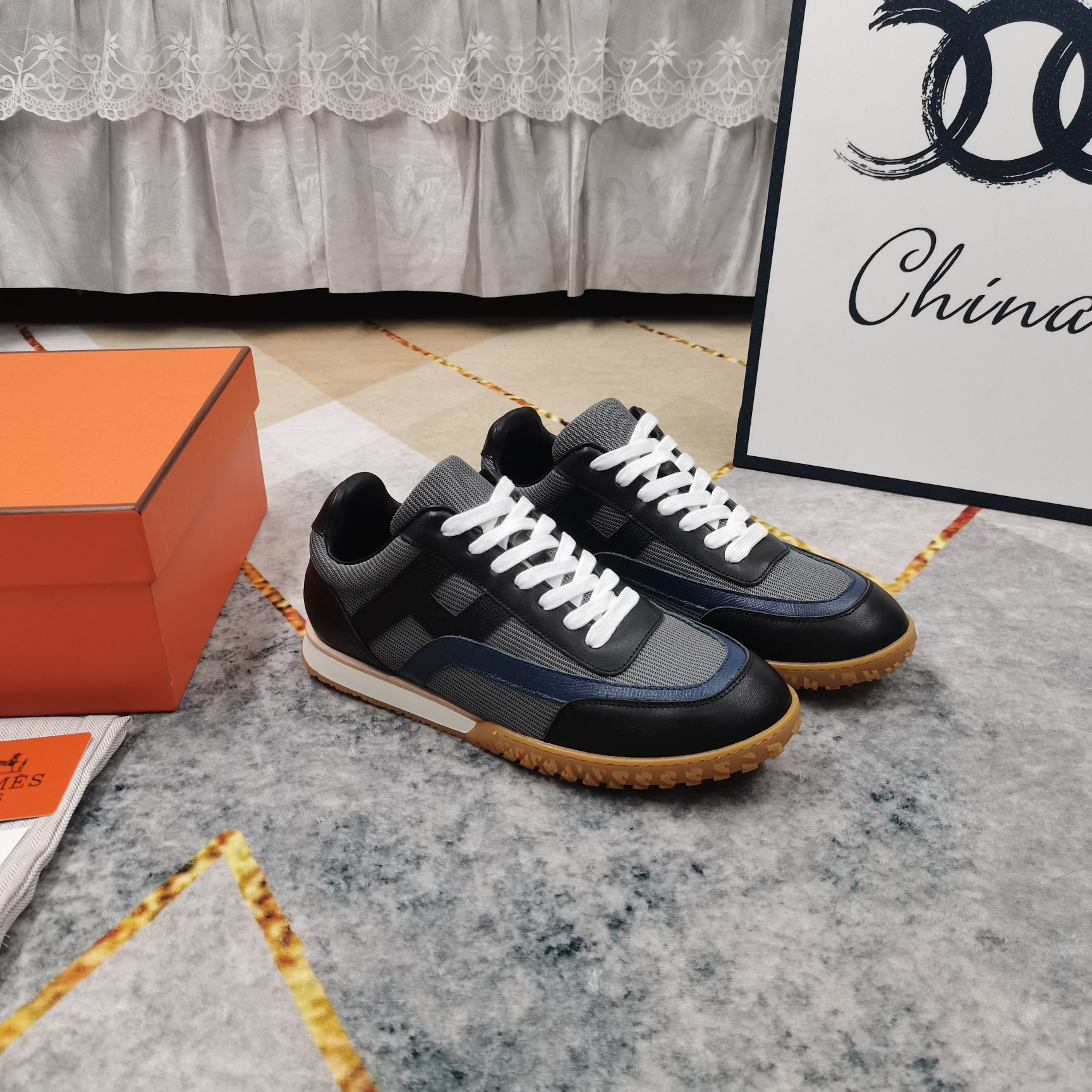 NO:227884,Women and men HERMES·New low-top casual shoes are available in new YB consistent fabric Size women 35-41 (41 custom made) men 39-44 (45 custom made), casual shoes/sports shoes, hermes, sneakers19860909女男 HERMES·新款低帮休闲鞋上新 YB一致面料 Size女35-41（41订做）男39-44（45订做）,休闲鞋/运动鞋,hermes,sneakers,Women's Shoes