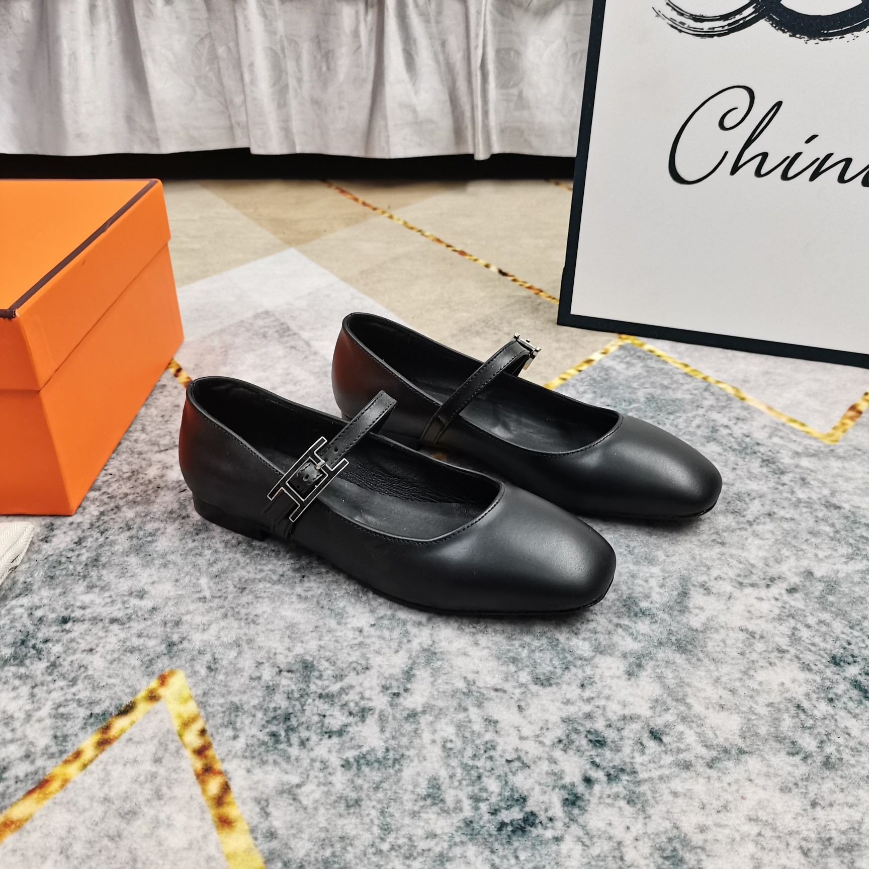 Hermès Women's Black Leather Mary Jane Ballet Flats with Buckle Strap 3 a1743509438891 1711