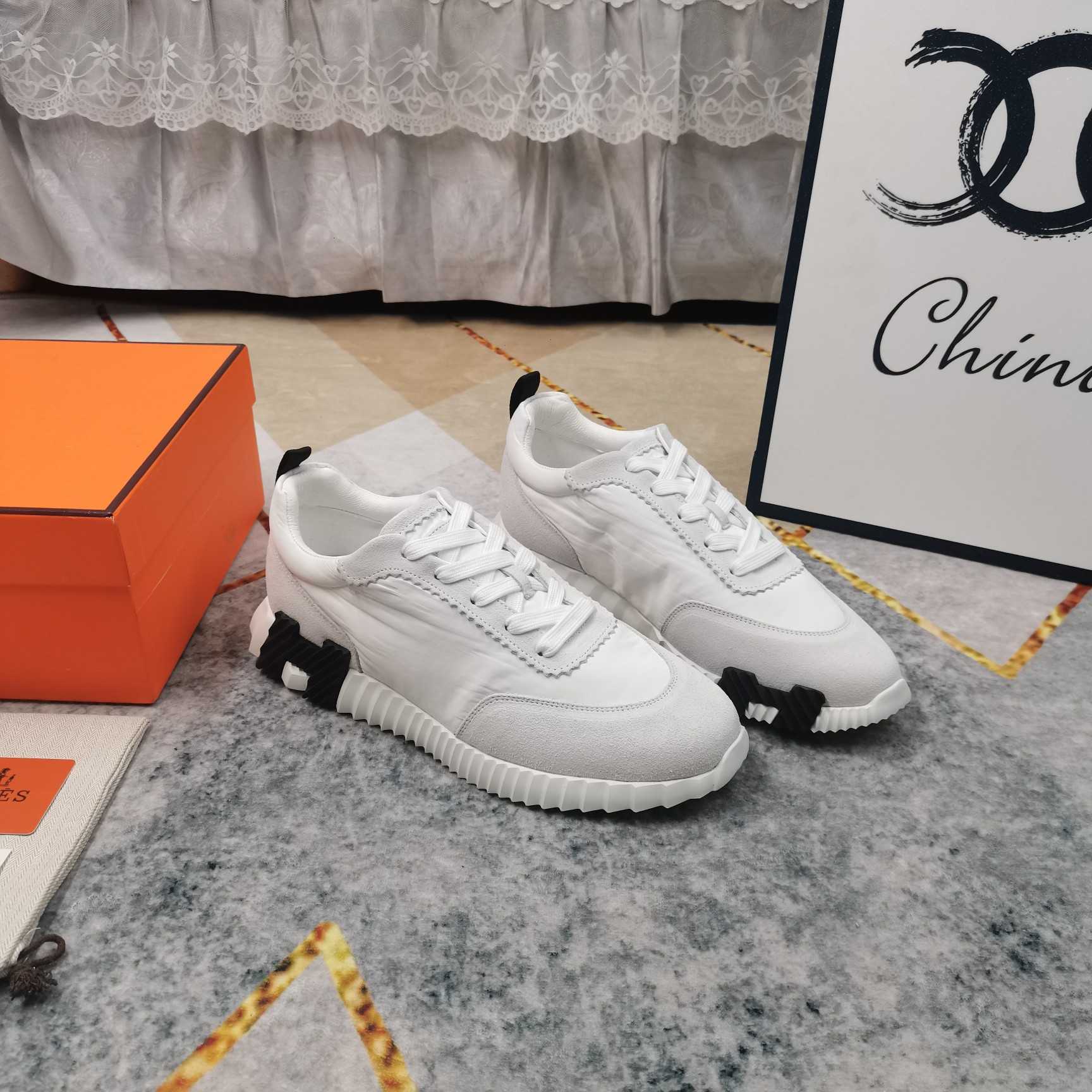 NO:240732,Women and men New color delivery—HERMES·Low top casual shoes Fabric imported Kaleb splicing Yangjing outsole ultra-light IP material (skinned with cotton feet) Heel height 3.5cm Size women 35-41 (41 customized) men 39-44 (45 customized), casual shoes/sports shoes, hermes, sneakers, sheep19860909女男 新配色出货—HERMES·低帮休闲鞋 面料进口卡莱布拼接羊京 大底超轻IP材质（踩棉花脚感） 跟高3.5cm Size女35-41（41订做）男39-44（45订做）,休闲鞋/运动鞋,hermes,sneakers,sheep,Women's Shoes