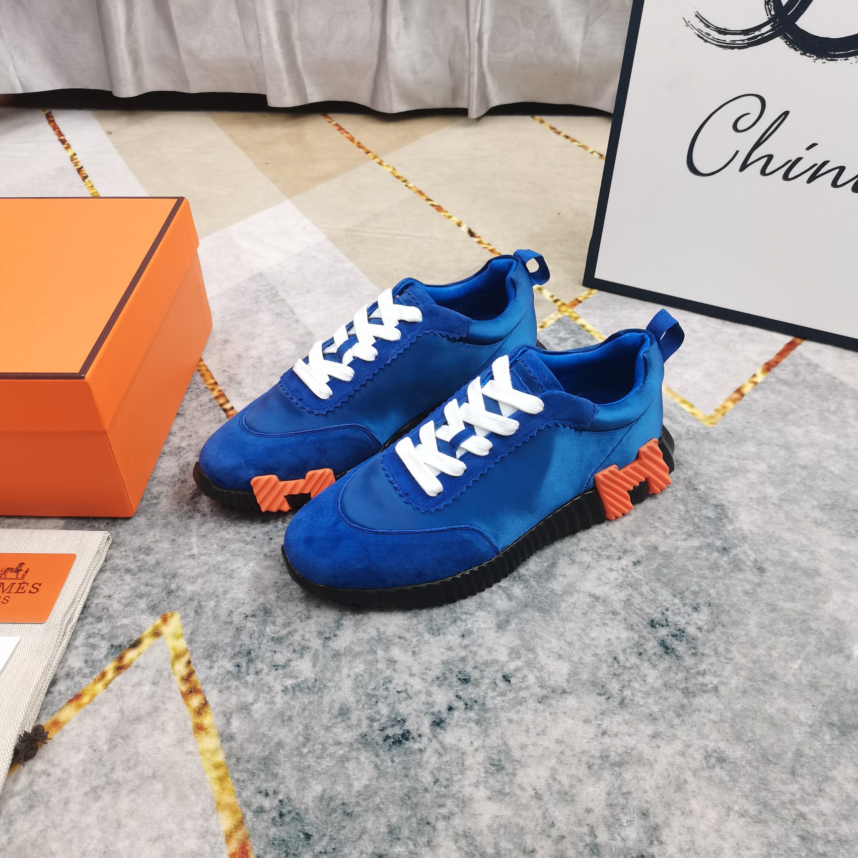 NO:265921,Upgraded version of women and men. New color delivery—HERMES·Low top casual shoes. Fabric imported lyca fabric spliced ​​Yangjing. Extra light IP material (skinned with cotton feet) Heel height 3.5cm Size women 35-41 (41 customized) men 39-44 (45 customized), casual shoes/sports shoes, hermes, sneakers, sheep19860909升级版女男 新配色出货—HERMES·低帮休闲鞋 面料进口莱卡布拼接羊京 大底超轻IP材质（踩棉花脚感） 跟高3.5cm Size女35-41（41订做）男39-44（45订做）,休闲鞋/运动鞋,hermes,sneakers,sheep,Women's Shoes