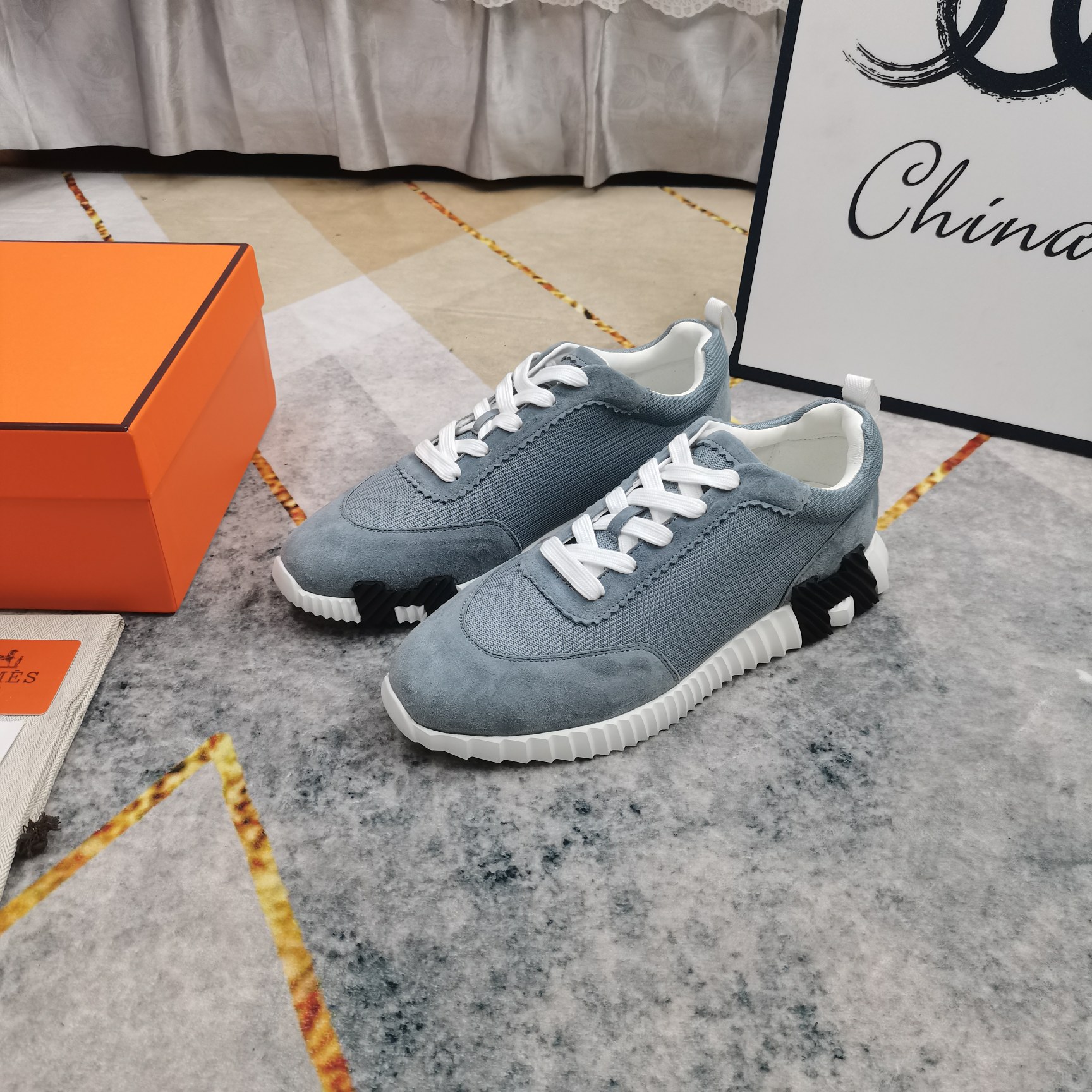 NO:265922,Upgraded version of women and men. New color delivery—HERMES·Low top casual shoes. Imported striped fabric spliced ​​Yangjing. Extra light IP material (skinned with cotton feet) Heel height 3.5cm Size women 35-41 (41 customized) men 39-44 (45 customized), casual shoes/sports shoes, hermes, sneakers, sheep19860909升级版女男 新配色出货—HERMES·低帮休闲鞋 面料进口条纹布面拼接羊京 大底超轻IP材质（踩棉花脚感） 跟高3.5cm Size女35-41（41订做）男39-44（45订做）,休闲鞋/运动鞋,hermes,sneakers,sheep,Women's Shoes