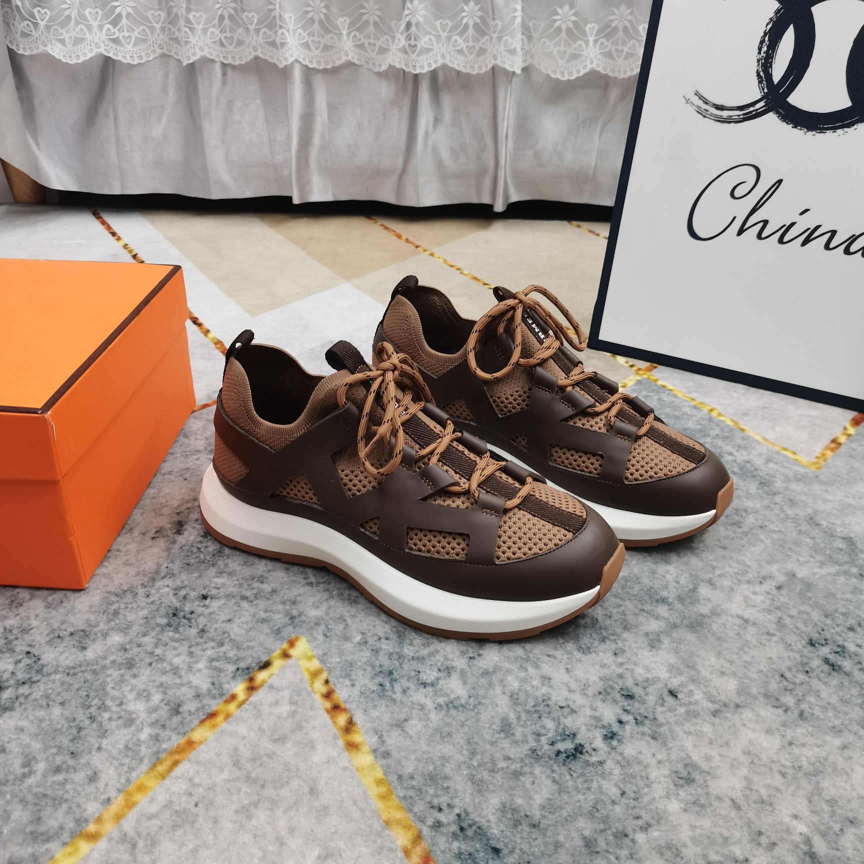 NO:444019,Men's HERME*·2025 new low-top casual shoes shipped, imported fabric, mesh spliced ​​cowhide, outsole, ultra-light IP material (skinned with cotton feet) Heel height 3.5cm Size men's 39-44 (45 customized), casual shoes/sports shoes, hermes, sneakers, cowhide19860909男 HERME*·2025新款低帮休闲鞋出货 面料进口网面拼接牛皮 大底超轻IP材质（踩棉花脚感） 跟高3.5cm Size男39-44（45订做）,休闲鞋/运动鞋,hermes,sneakers,cowhide,Women's Shoes