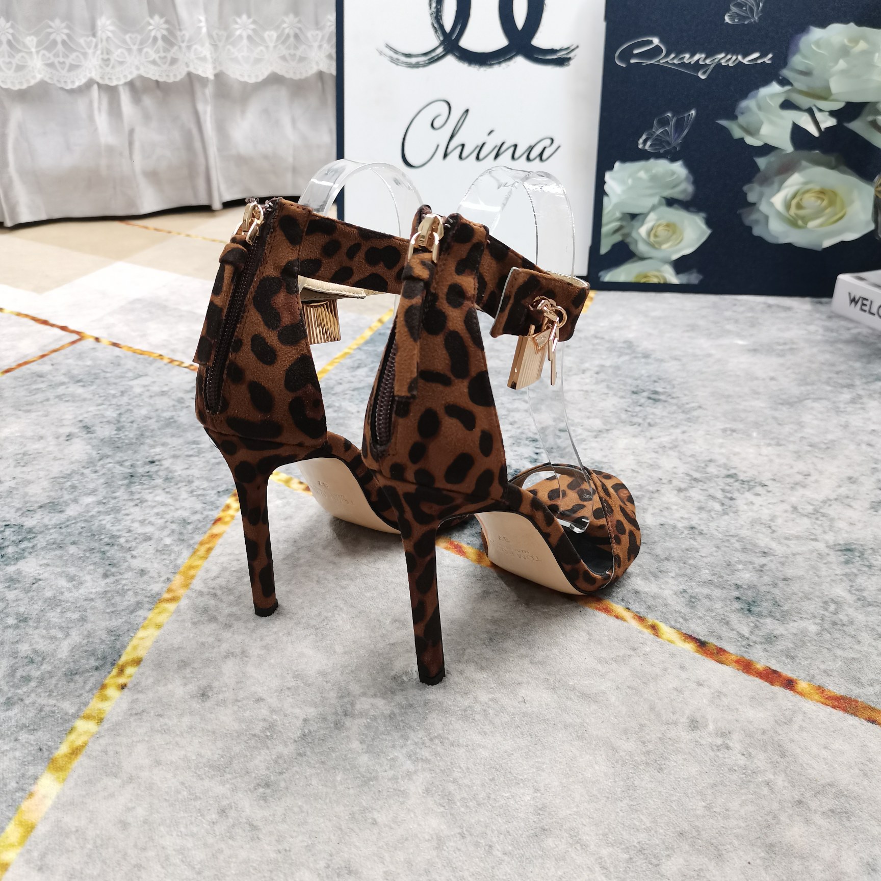 “New TOM FORD High-Run Sheepskin Shoes: Italian Luxury with AAA Quality Details” - 图片 3