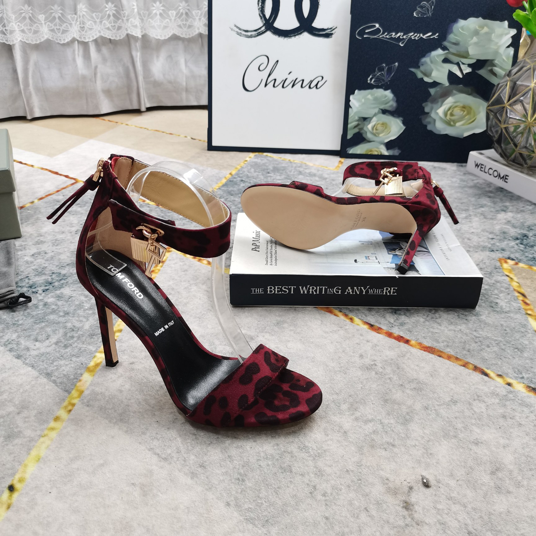 Title: TOM FORD New High-Run Shoes Summary: 25 new high-quality shoes with sheepskin, Italian leather, and perfect details in 8 colors. - 图片 9