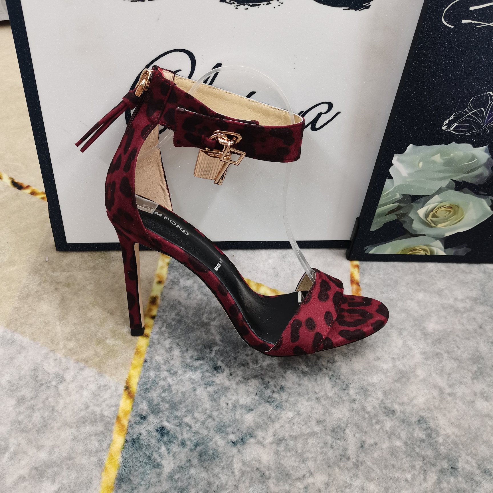 Title: TOM FORD New High-Run Shoes Summary: 25 new high-quality shoes with sheepskin, Italian leather, and perfect details in 8 colors. - 图片 5