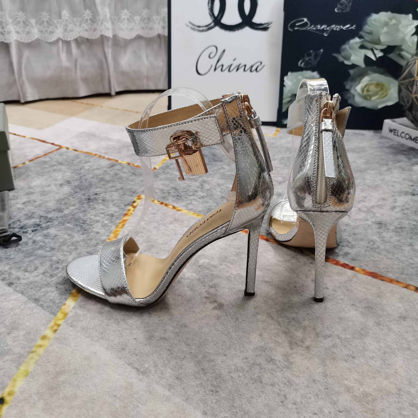 Luxury TOM FORD Sheepskin Shoes Collection: High-Quality Italian Craftsmanship, Perfect Details, and Stylish Designs - 图片 8
