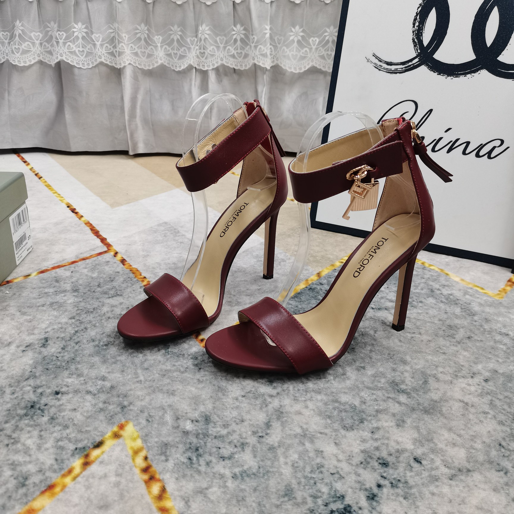 “New TOM FORD High-Run Sheepskin Shoes from Italy – Perfect Details, AAA Quality, 8 Colors, Size 34-43” - 图片 4