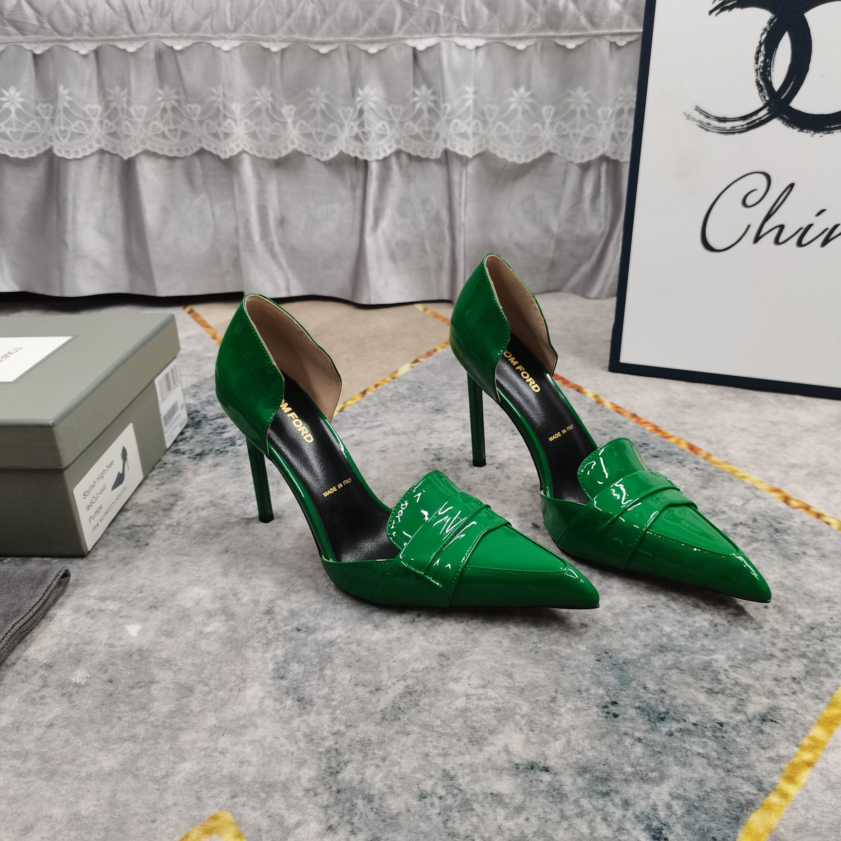 NO:711040,New - top high version, official W sync new simple high-heeled back empty shoes, perfect details processing, foot pad sheepskin (fine texture) AAA grade YB Italian leather outsole, the ultimate perfect replica 1 upper imported cow patent leather 2 foot pad sheepskin 3 sole AAA grade YB leather outsole 4 heel height 10.5cm 5Clour⑥ color 6Size34-43 (34 41 42  43 (custom-made, non-refundable), high-heeled sandals, sandals, high heels, sheepskin, Leather soles19860909上新-顶级高版本 官W同步新款简约高跟后空单鞋 细节处理完美 垫脚羊皮（质感细腻） AAA级YB意大利真皮大底 极致完美复刻 1鞋面进口牛漆皮 2垫脚羊皮 3鞋底AAA级YB真皮大底 4跟高10.5cm 5Clour⑥色入 6Size34-43（34 41 42 43订做不退换）,高跟鞋凉鞋,sandals,high heels,sheepskin,Leather soles,Women's Shoes