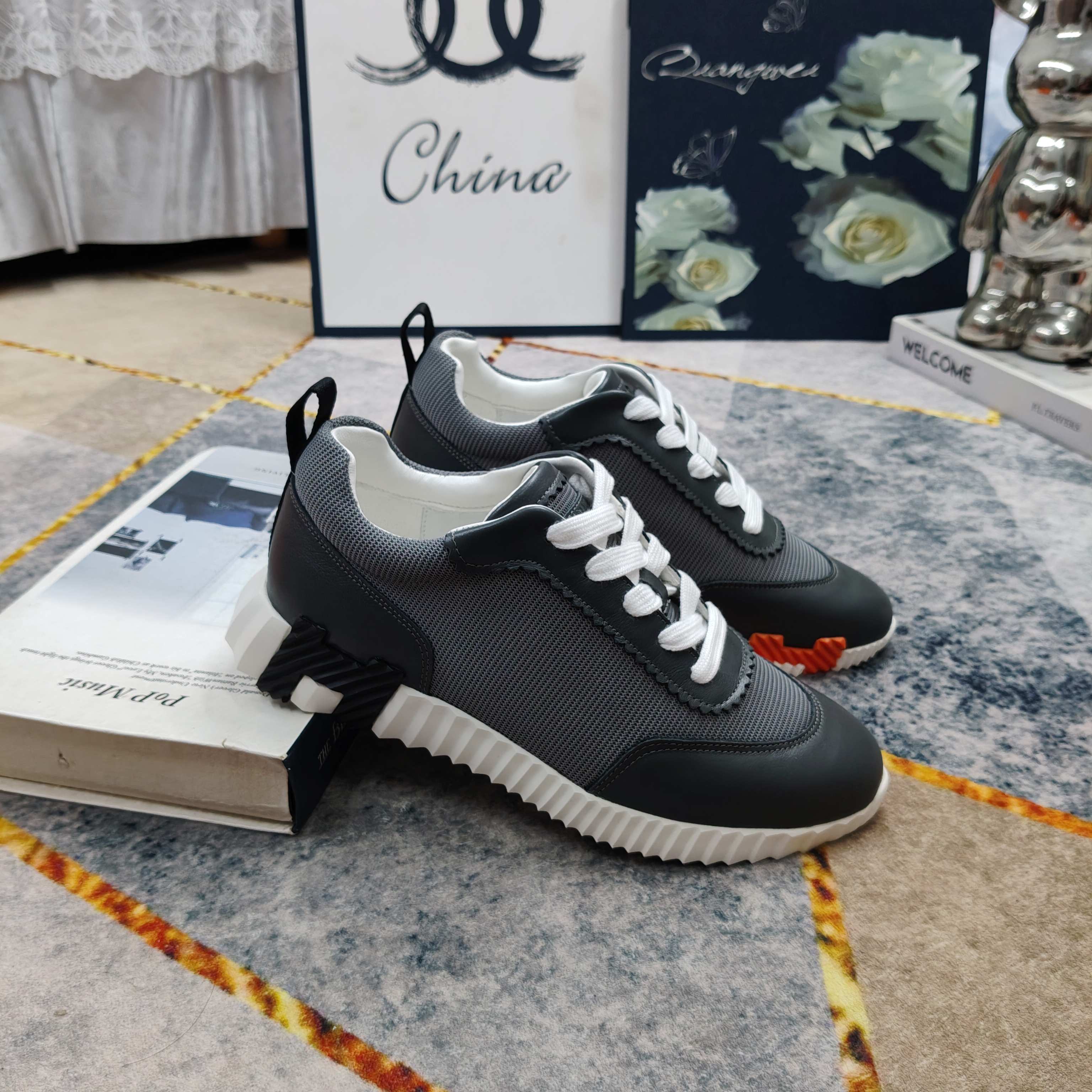 NO:780147,New colors for men and women - HERMES low-top casual shoes, imported cowhide leather stitching striped cloth, outsole ultra-light IP material (cotton foot feel), heel height 3.5cm, size female 35-41 (customized 41), male 39-44 (customized 45), casual shoes/sports shoes, hermes, sneakers, cowhide19860909男女 新配色出货—HERMES·低帮休闲鞋 面料进口牛皮拼接条纹布 大底超轻IP材质（踩棉花脚感） 跟高3.5cm Size女35-41（41订做）男39-44（45订做）,休闲鞋/运动鞋,hermes,sneakers,cowhide,Women's Shoes