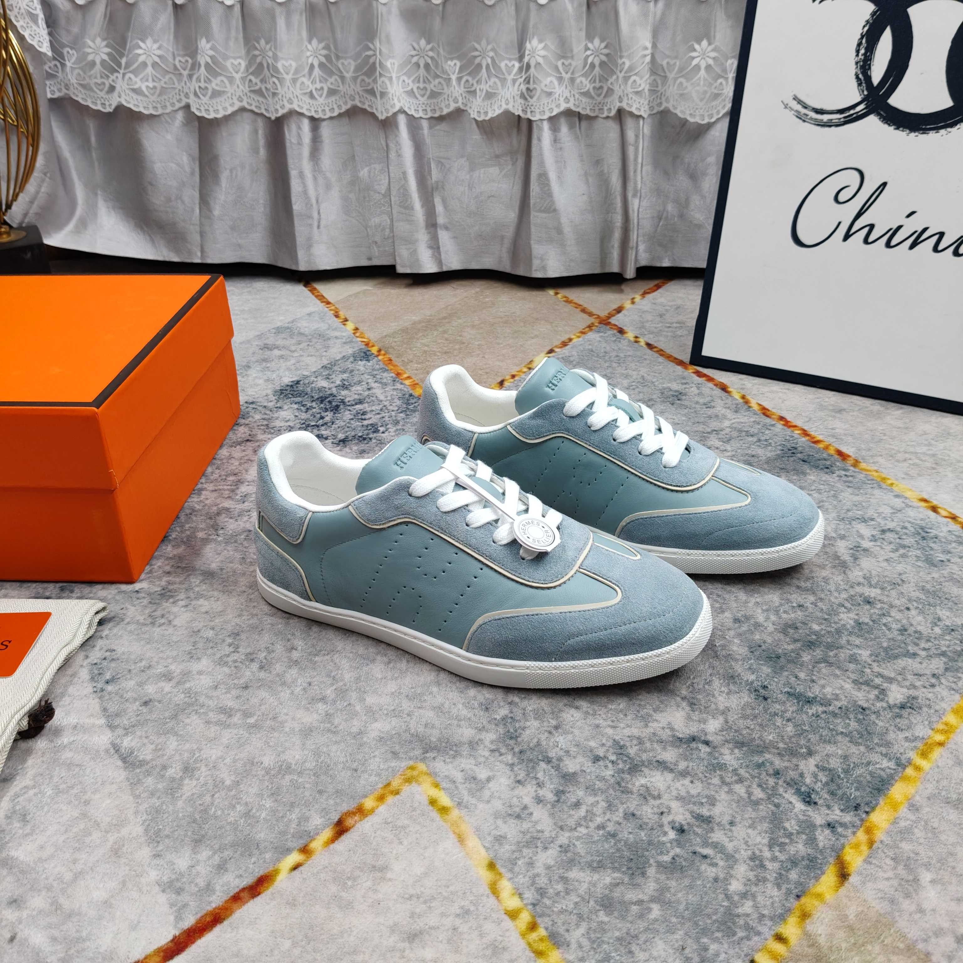 NO:780175,New shipments for men and women—low-cut casual shoes, fabric imported cowhide stitching, outsole ultra-light IP material, Size female 35-41 (customized at 41), male 39-44 (customized at 45), casual shoes/sports shoes, sneakers, cowhide19860909男女 新款出货—低帮休闲鞋 面料进口牛皮拼接 大底超轻IP材质 Size女35-41（41订做）男39-44（45订做）,休闲鞋/运动鞋,sneakers,cowhide,Women's Shoes