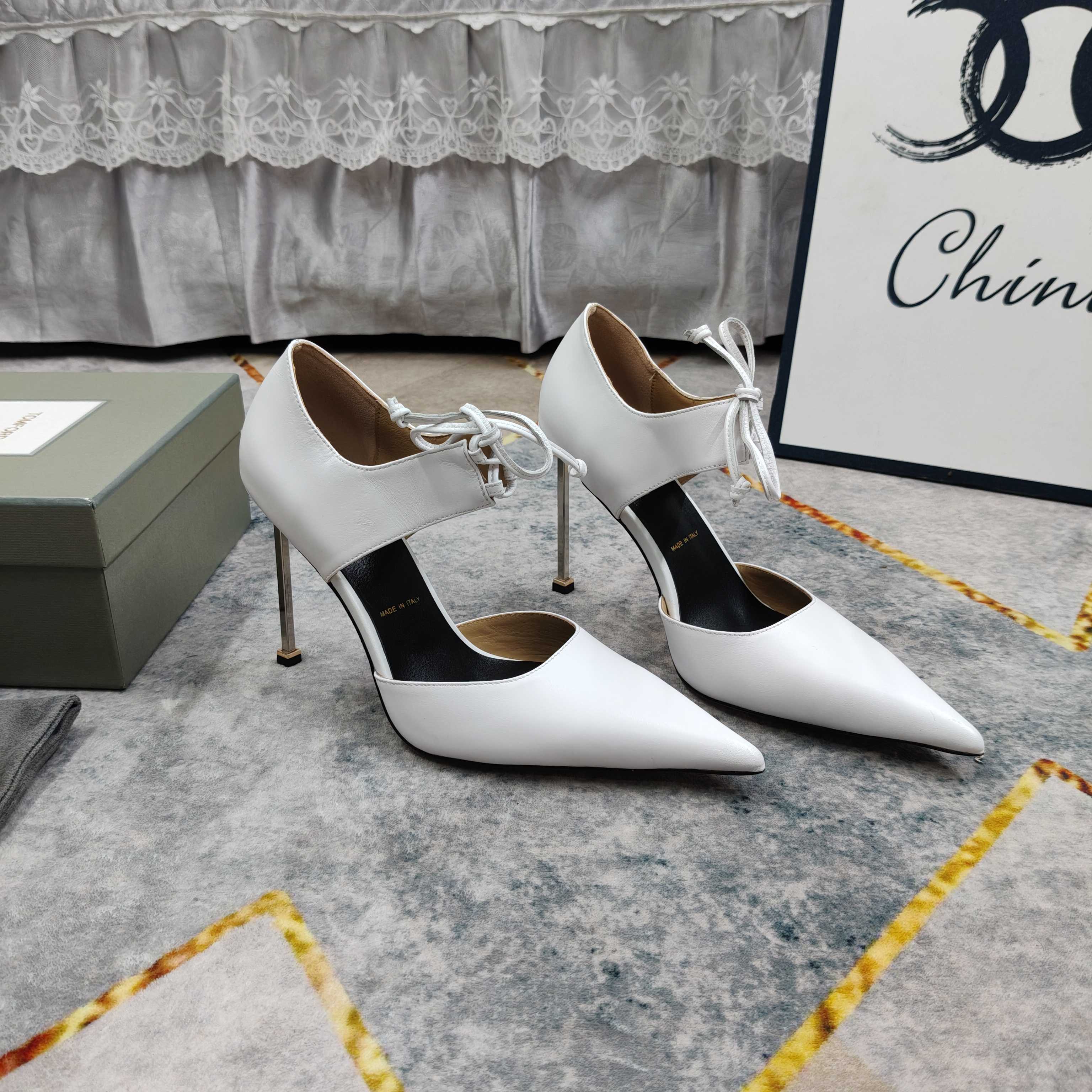 Tom Ford White Lace-Up Pumps