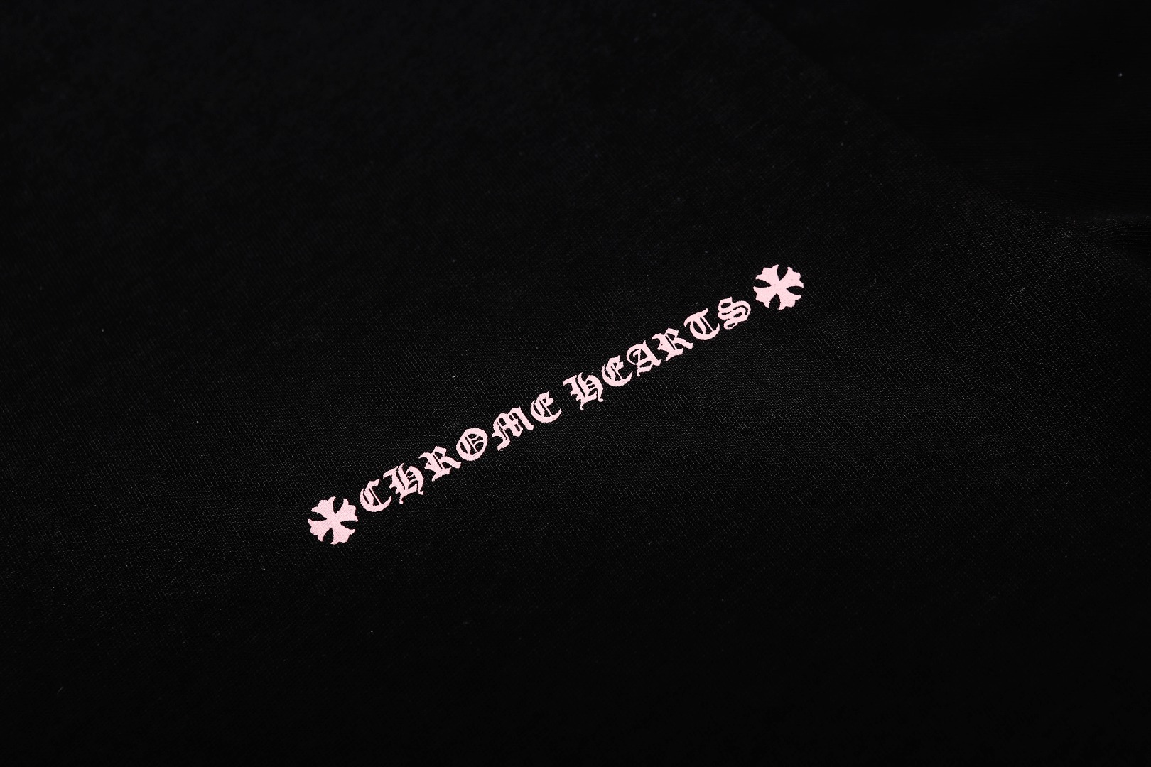 高版本Chrome Hearts克罗心 粉色梵文印花短袖