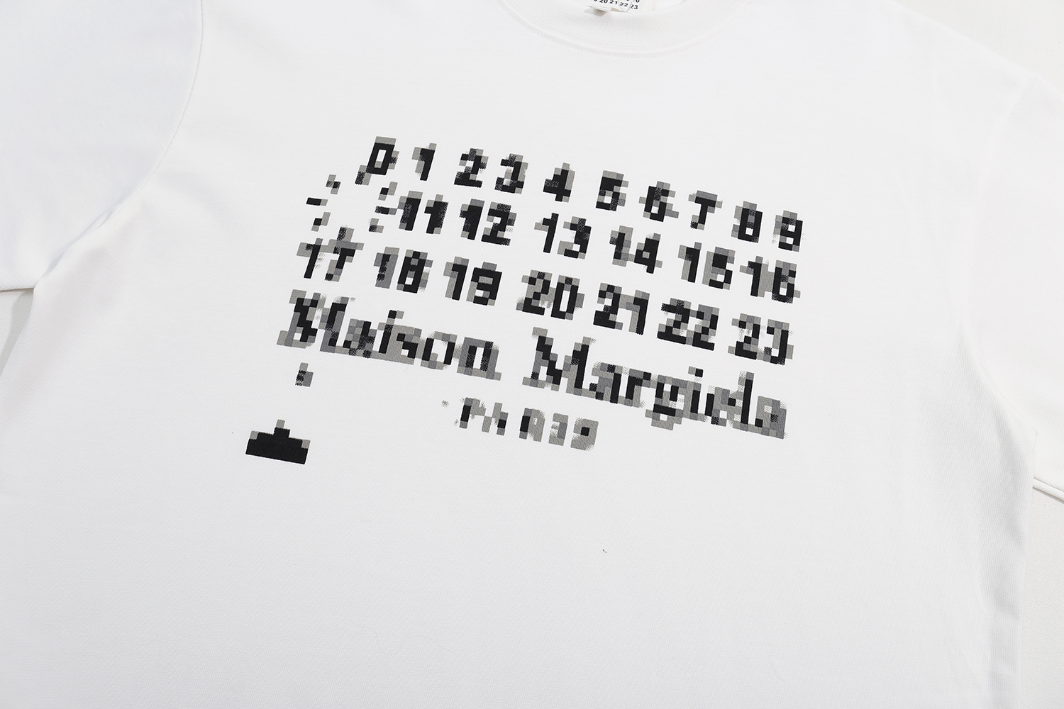 高版本MaisonMargiela/马吉拉 马赛克数字印花短袖