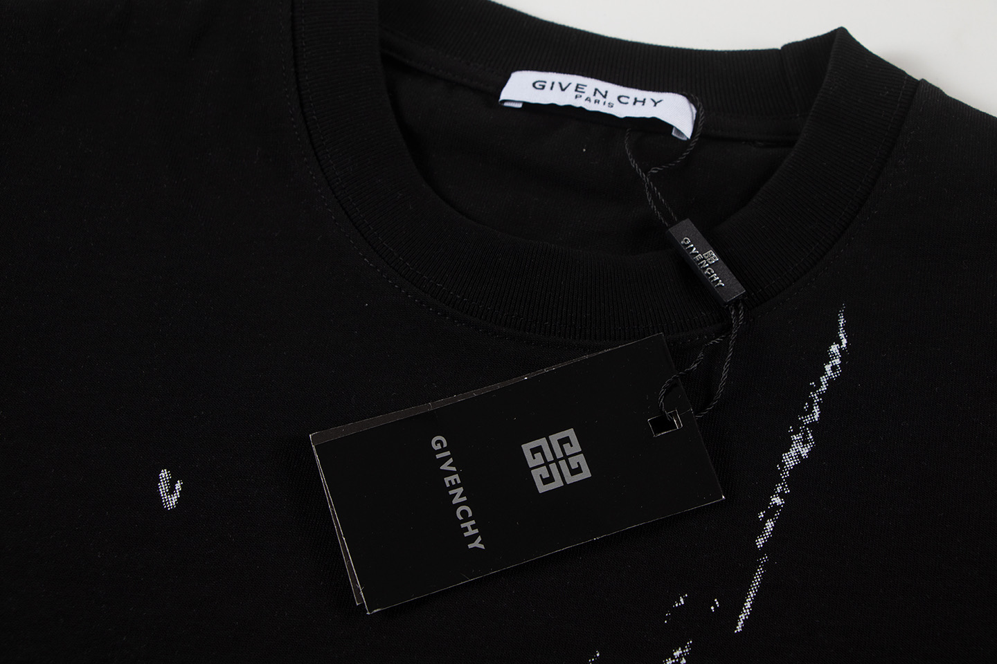 高版本Givenchy/纪梵希 错位字母印花短袖T恤