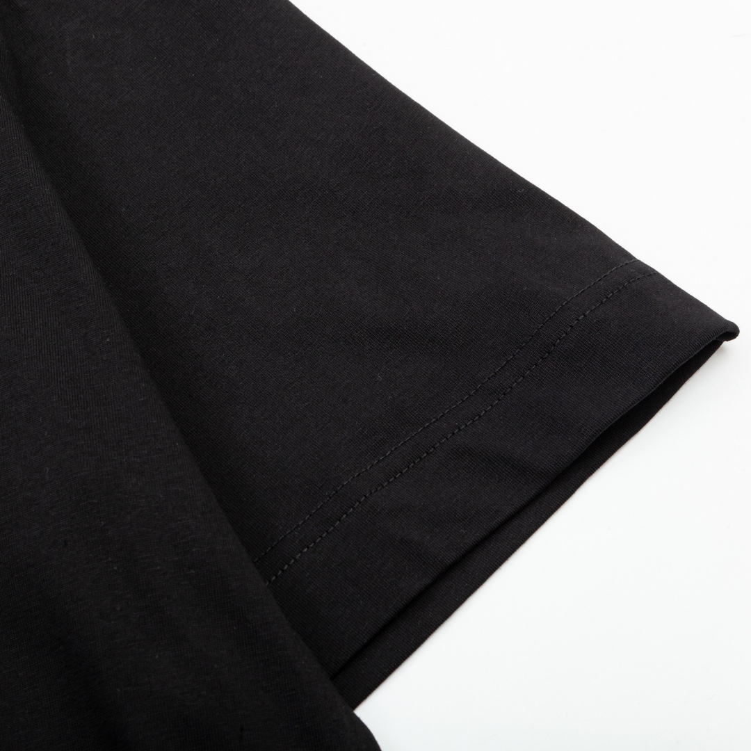 高版本Givenchy/纪梵希 错位字母印花短袖T恤