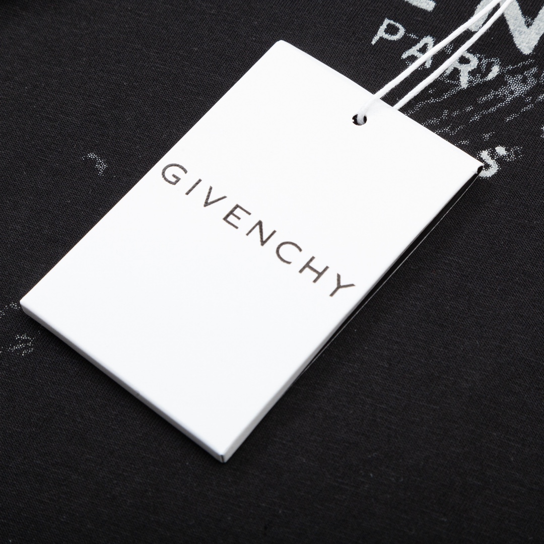 高版本Givenchy/纪梵希 错位字母印花短袖T恤