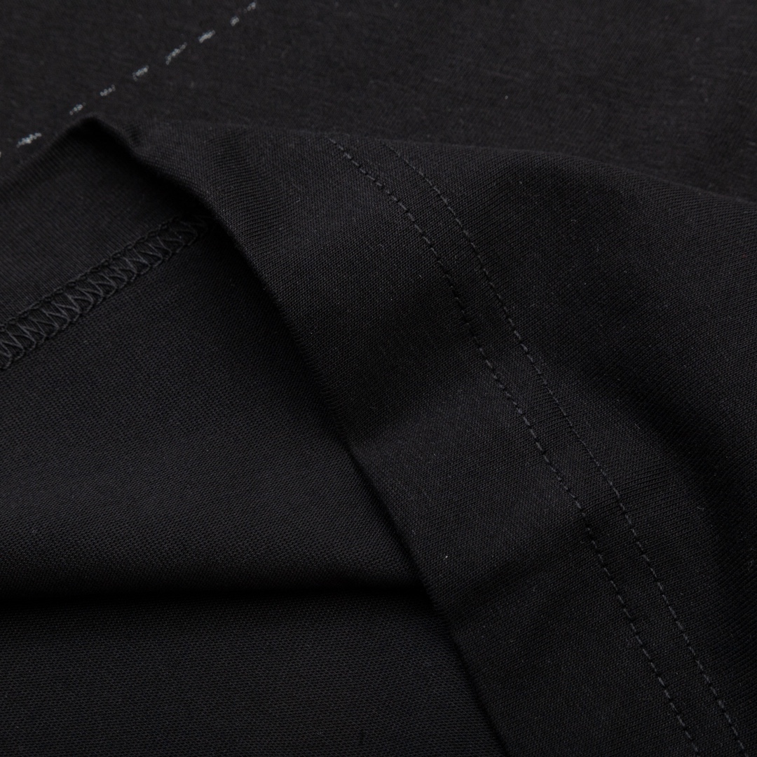 高版本Givenchy/纪梵希 错位字母印花短袖T恤