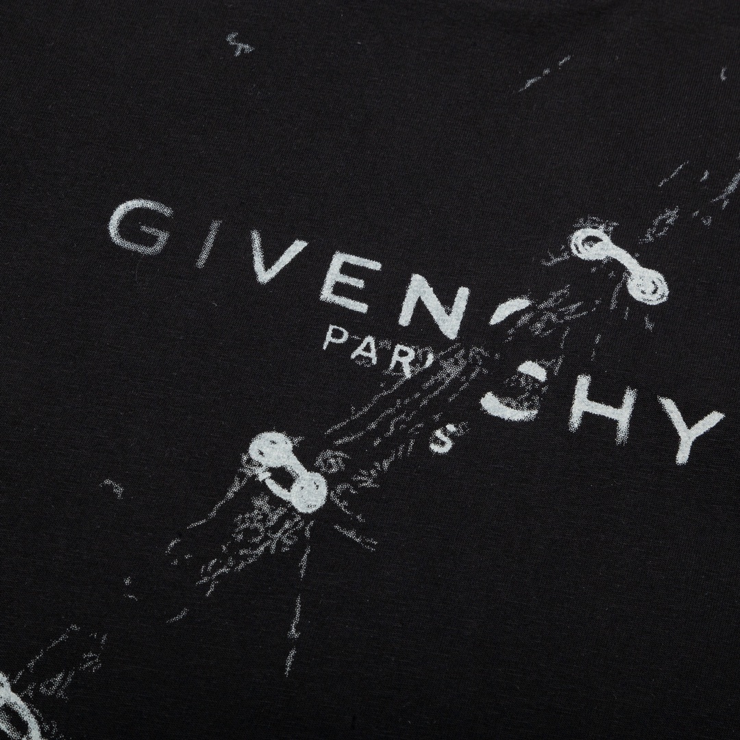 高版本Givenchy/纪梵希 错位字母印花短袖T恤