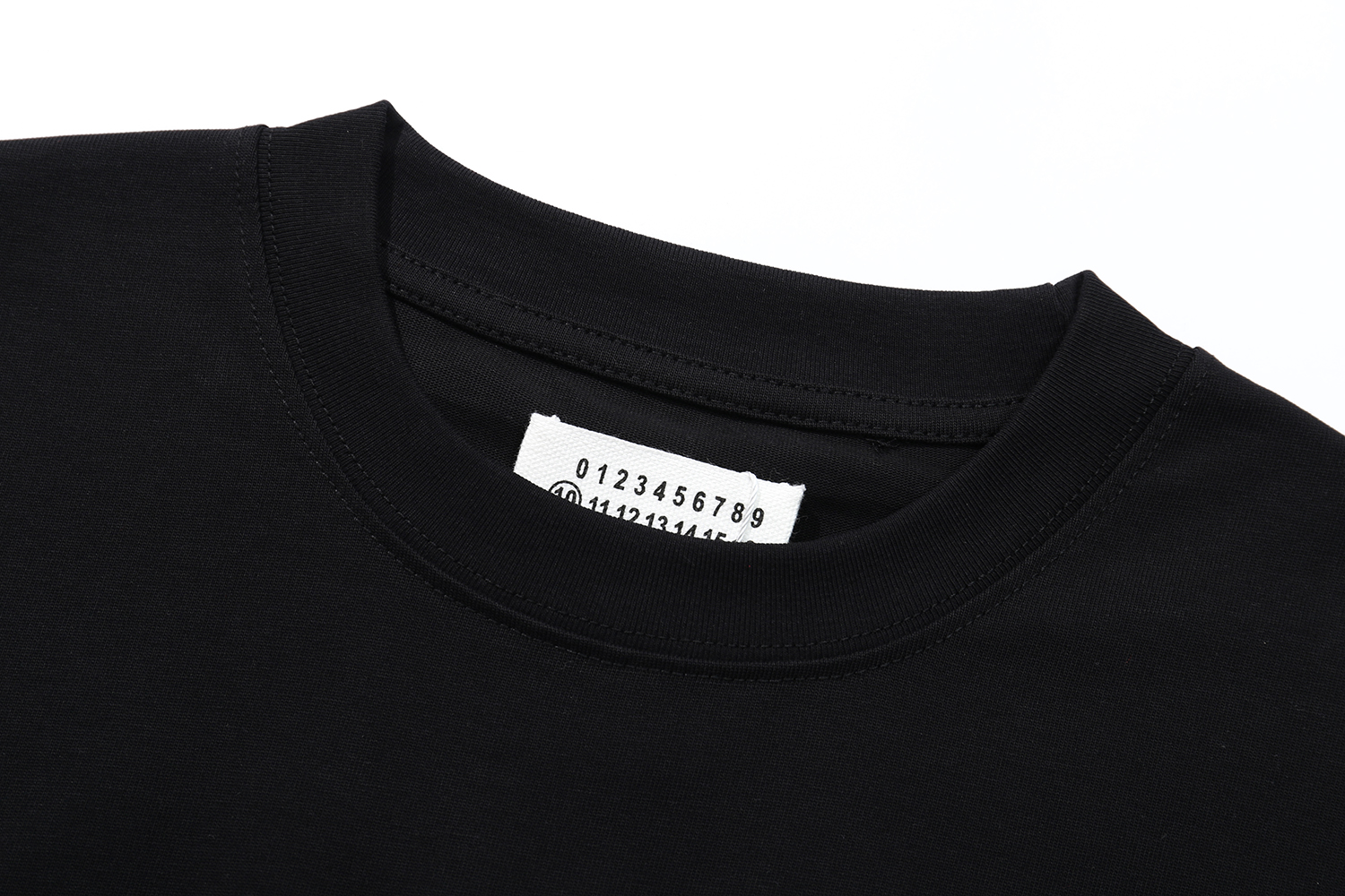 高版本MaisonMargiela/马吉拉 刺绣数字字母短袖