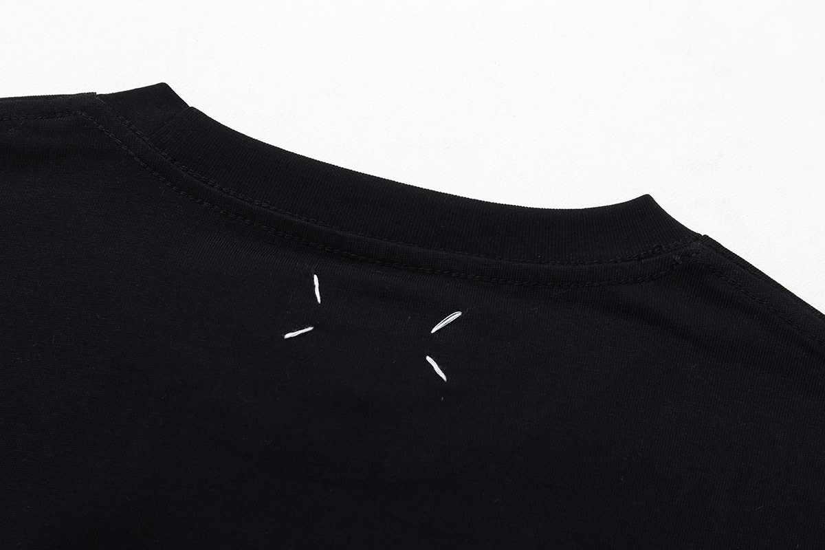 高版本MaisonMargiela/马吉拉 NEW vogeu人像数字印花短袖