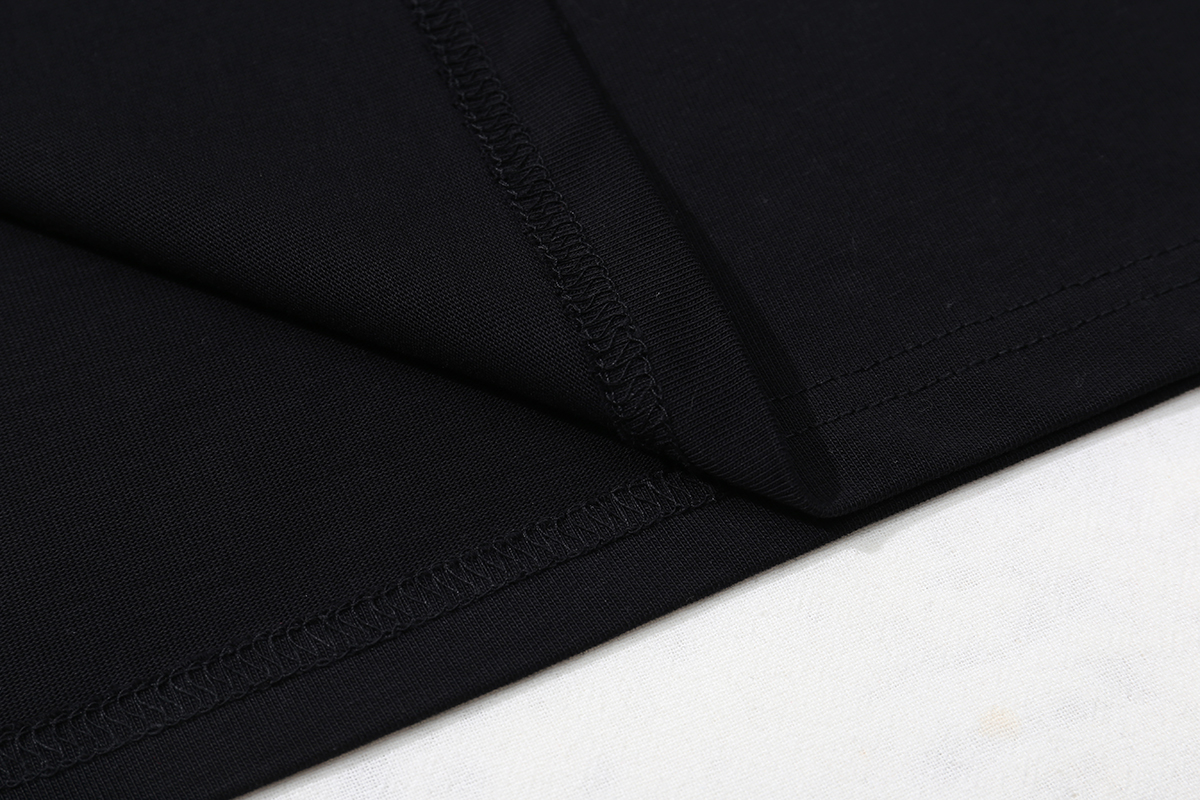 高版本MaisonMargiela/马吉拉 NEW vogeu人像数字印花短袖