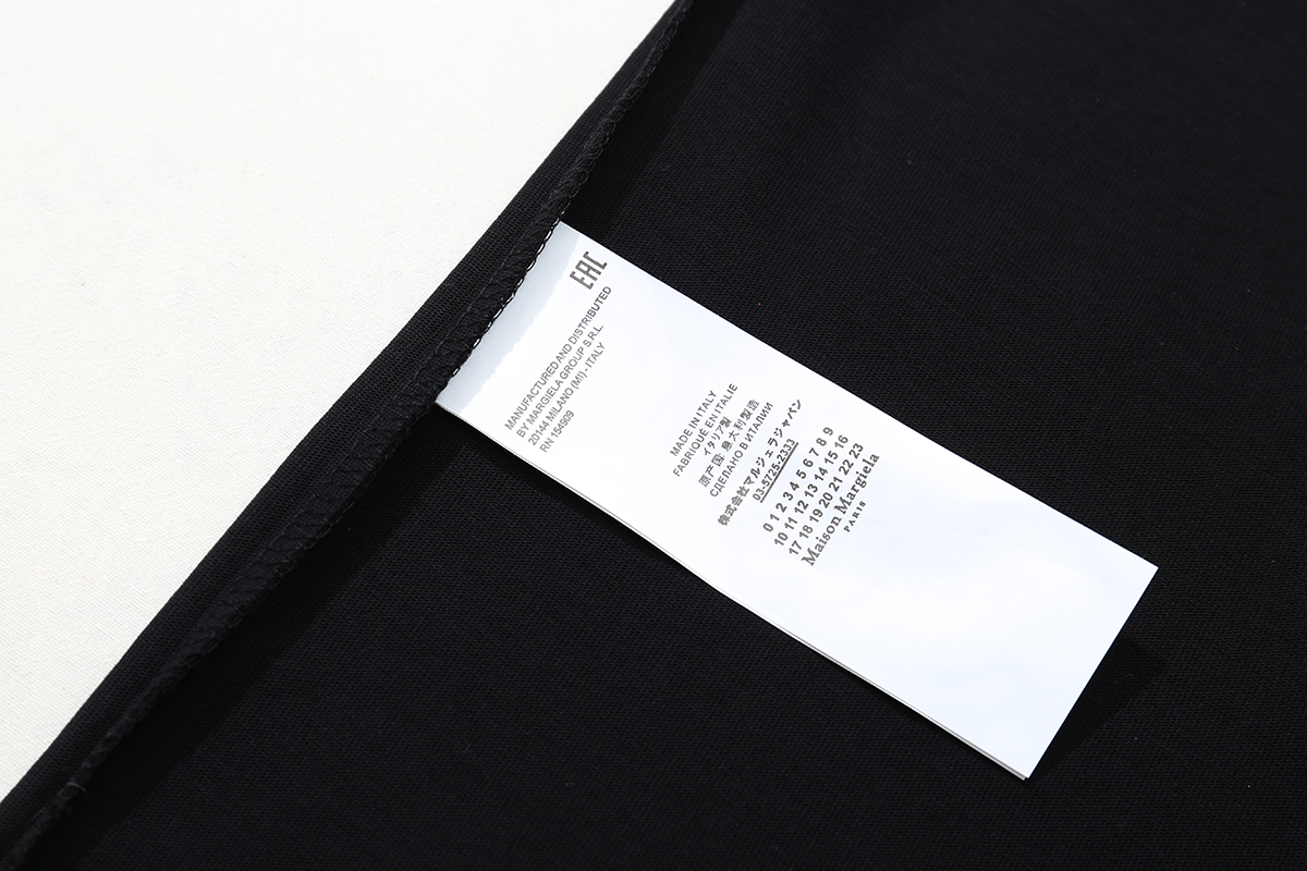 高版本MaisonMargiela/马吉拉 NEW vogeu人像数字印花短袖