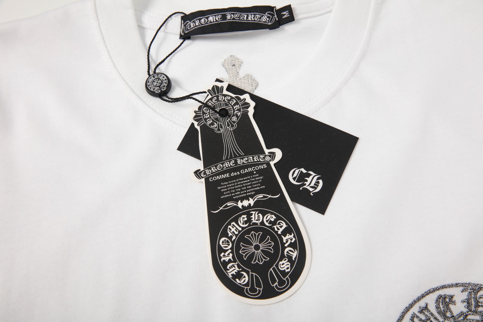 高版本Chrome Hearts克罗心 银线刺绣logo短袖-Chinese UA Cheap High Quatity Brand Clothes Bags handbags Sneakers wholesale wholesaler seller from China Factory suppliers Fashion Clothing Shoes best Quality Beautiful Price 高版本Chrome Hearts克罗心 银线刺绣logo短袖