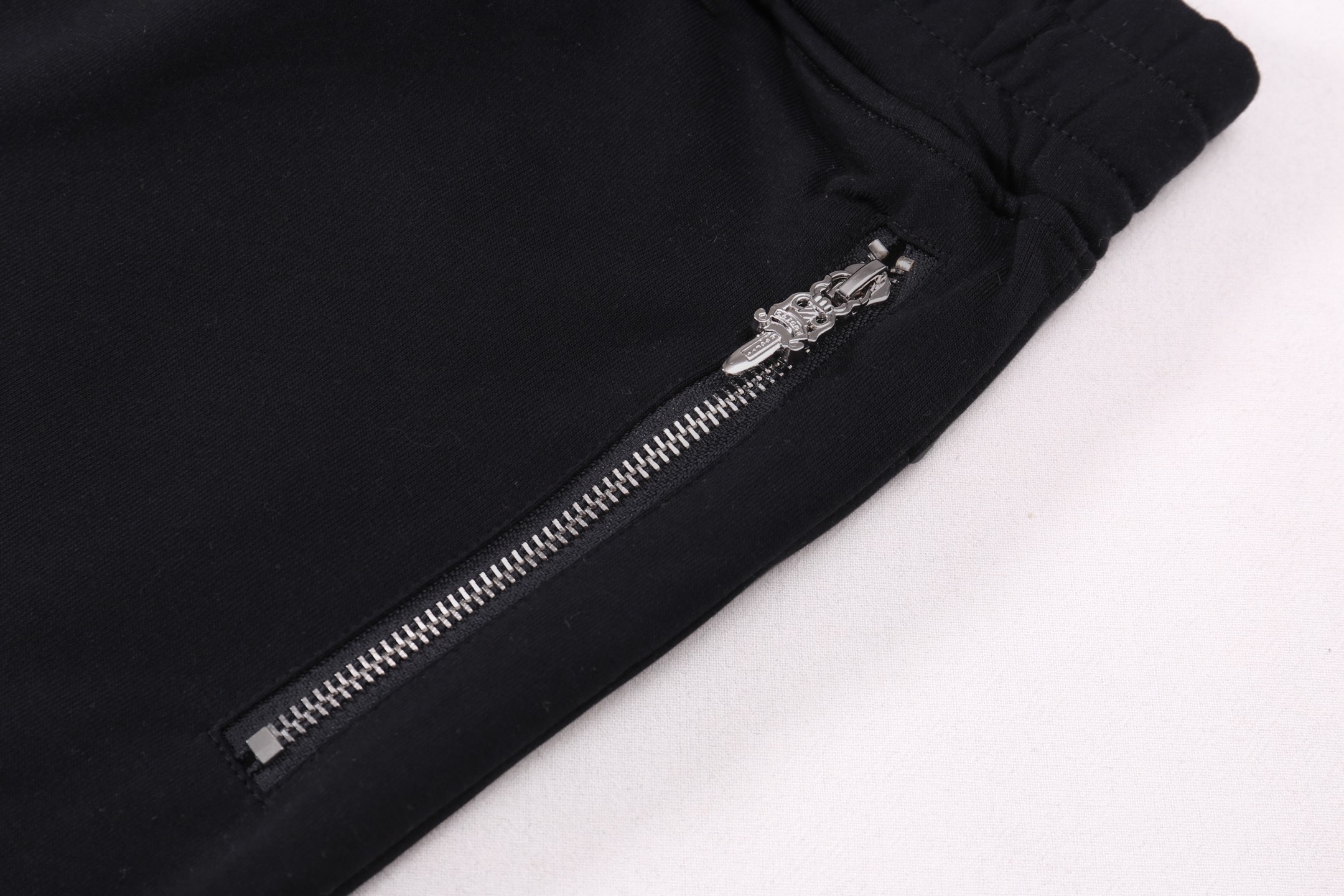 高版本Chrome Hearts克罗心 马蹄十字刺绣短裤-Chinese UA Cheap High Quatity Brand Clothes Bags handbags Sneakers wholesale wholesaler seller from China Factory suppliers Fashion Clothing Shoes best Quality Beautiful Price 高版本Chrome Hearts克罗心 马蹄十字刺绣短裤