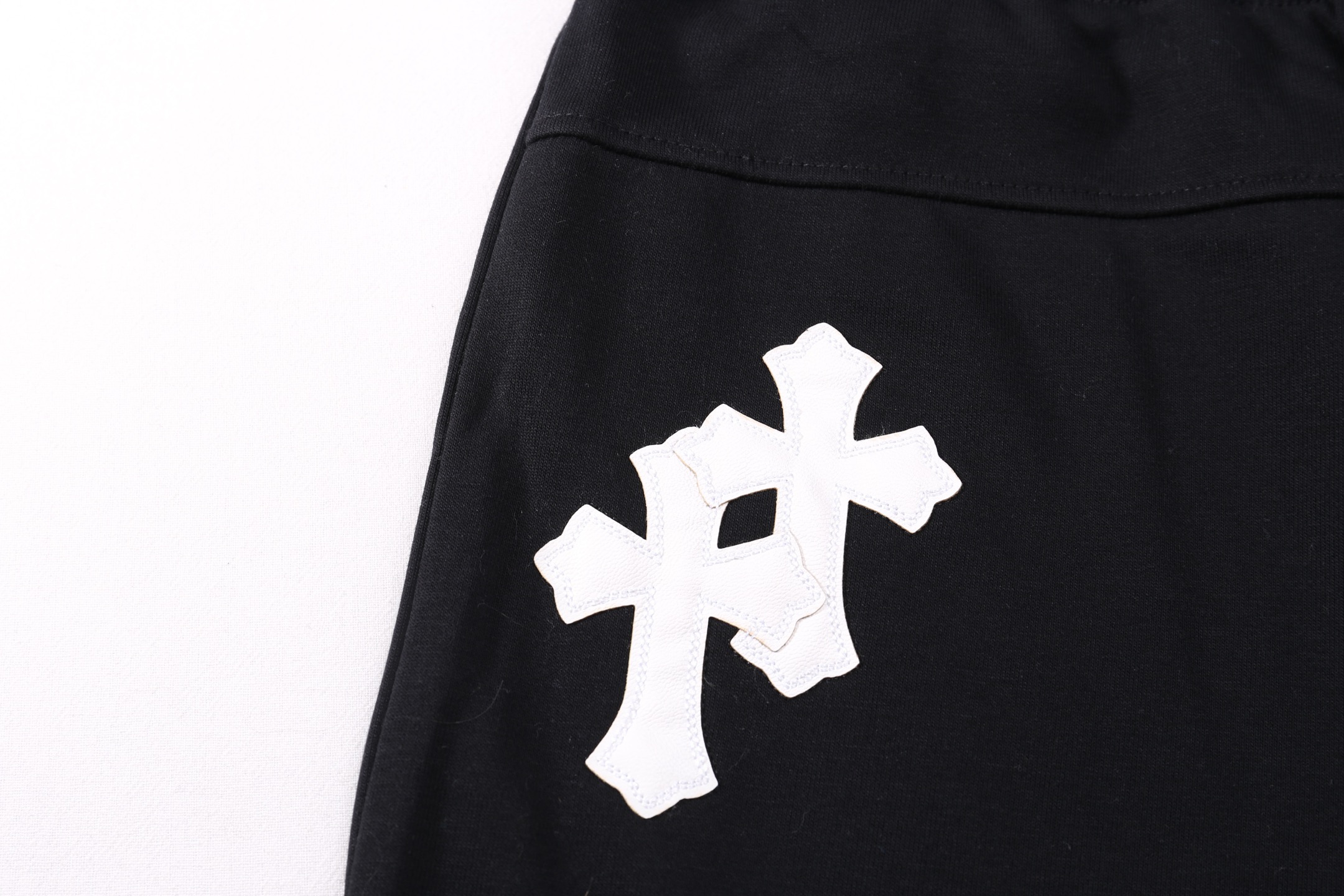 高版本Chrome Hearts克罗心 马蹄十字刺绣短裤-Chinese UA Cheap High Quatity Brand Clothes Bags handbags Sneakers wholesale wholesaler seller from China Factory suppliers Fashion Clothing Shoes best Quality Beautiful Price 高版本Chrome Hearts克罗心 马蹄十字刺绣短裤