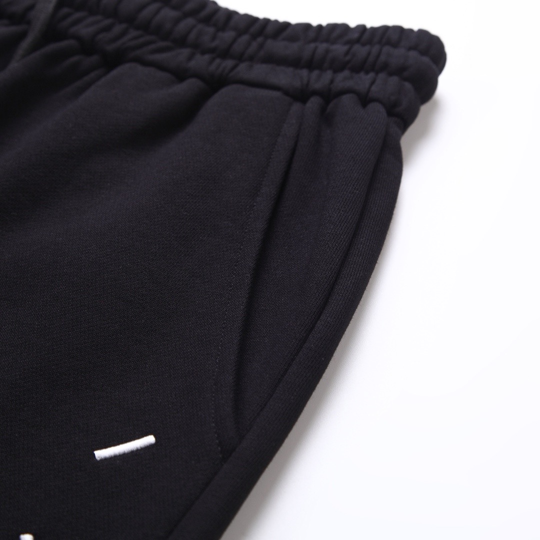 高版本MaisonMargiela/马吉拉 对角数字刺绣短裤-Chinese UA Cheap High Quatity Brand Clothes Bags handbags Sneakers wholesale wholesaler seller from China Factory suppliers Fashion Clothing Shoes best Quality Beautiful Price 高版本MaisonMargiela/马吉拉 对角数字刺绣短裤